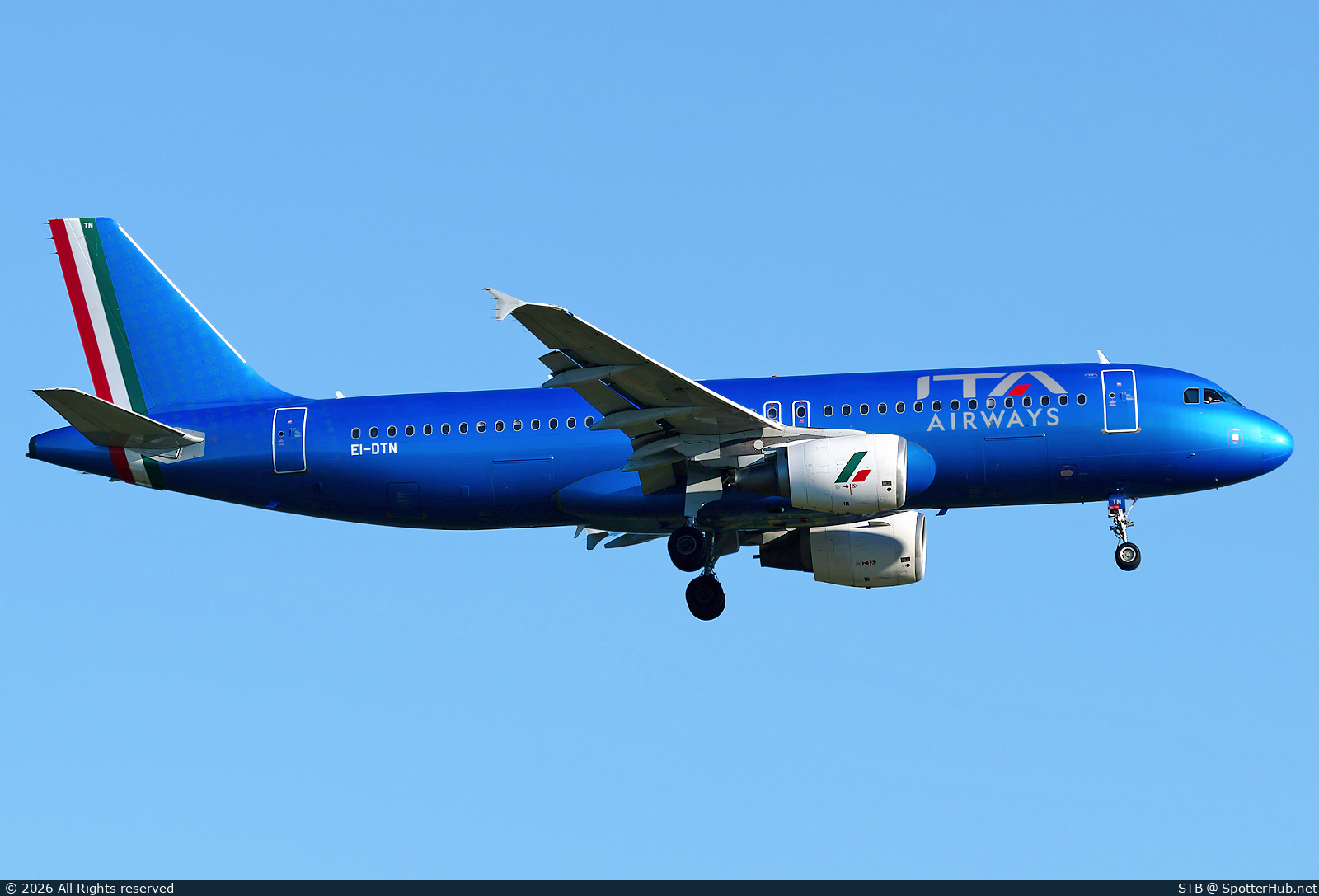 Photo of EI-DTN - Airbus A320-216 operated by ITA Airways