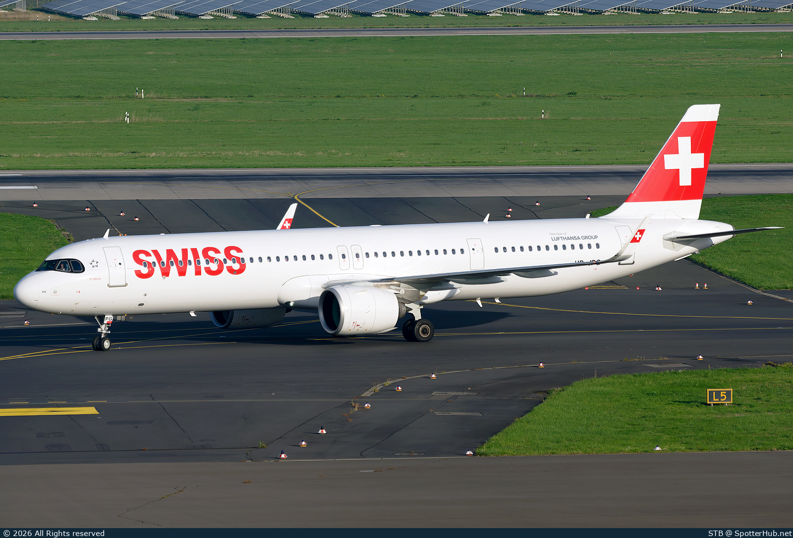 Photo of HB-JPG - Airbus A321-271NX operated by Swiss International Air Lines