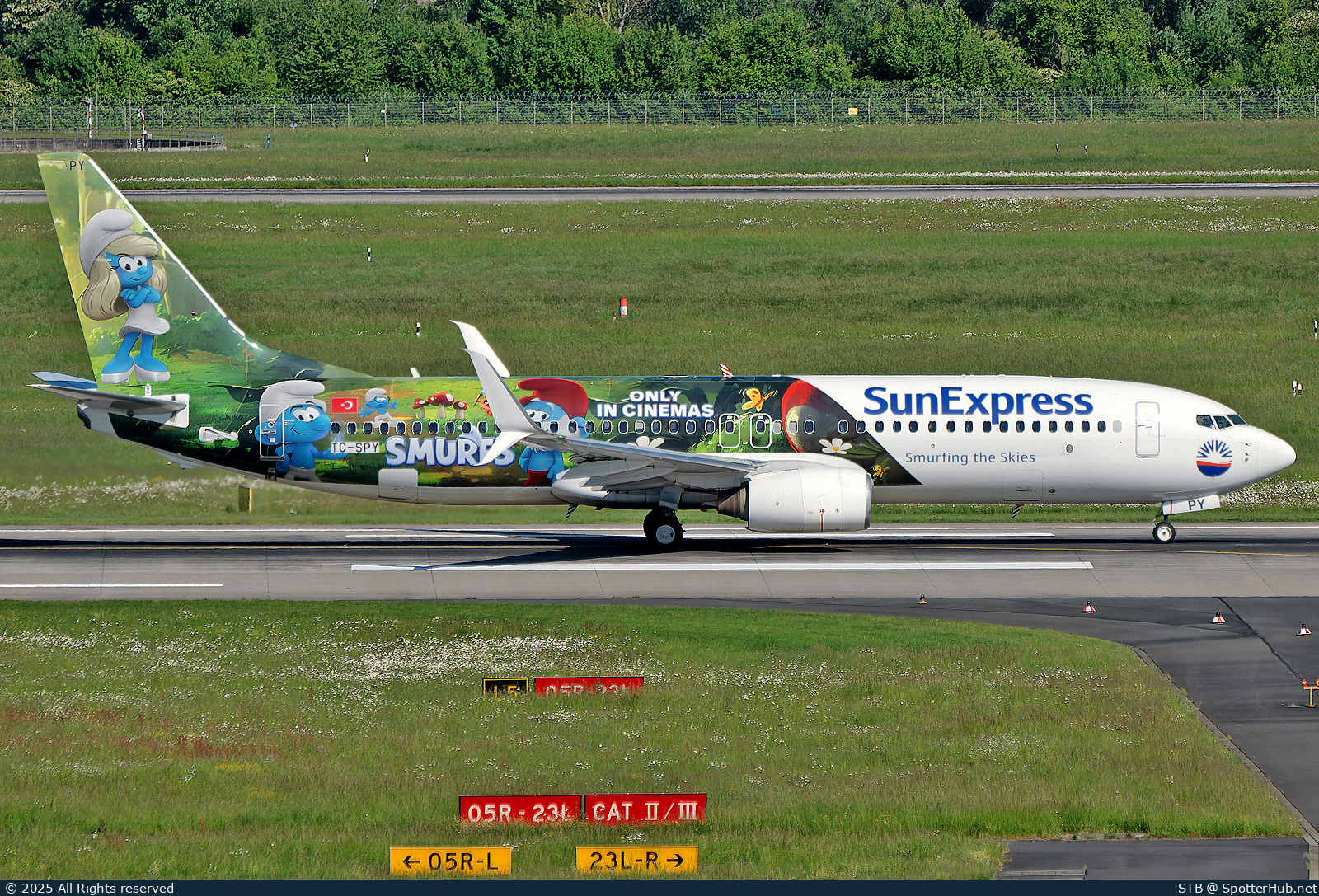 Photo of TC-SPY - Boeing 737-8EH operated by SunExpress