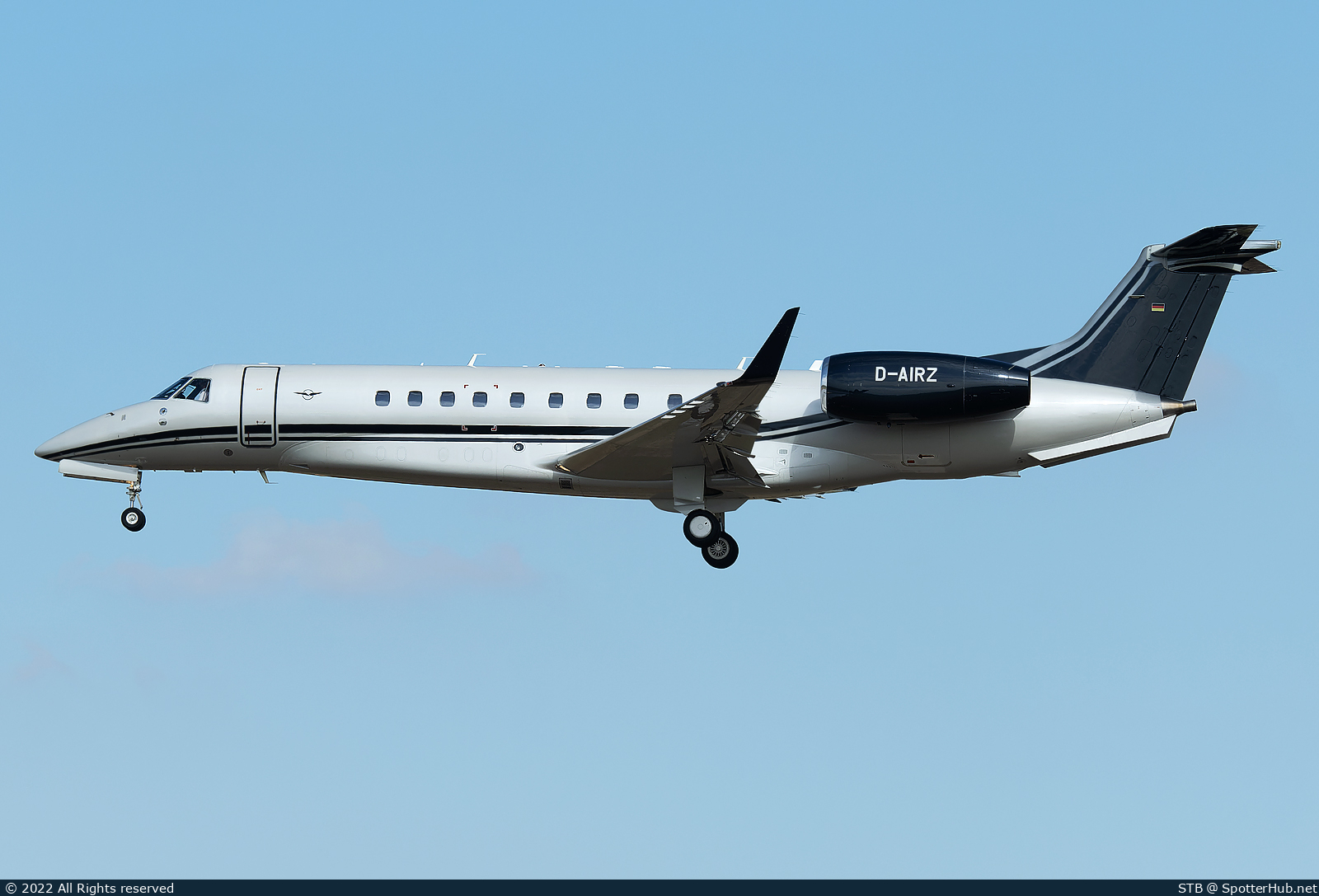 Photo of D-AIRZ - Embraer Legacy 650E operated by Air Hamburg
