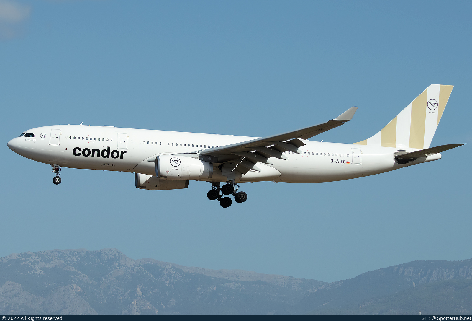 Photo of D-AIYC - Airbus A330-243 operated by Condor