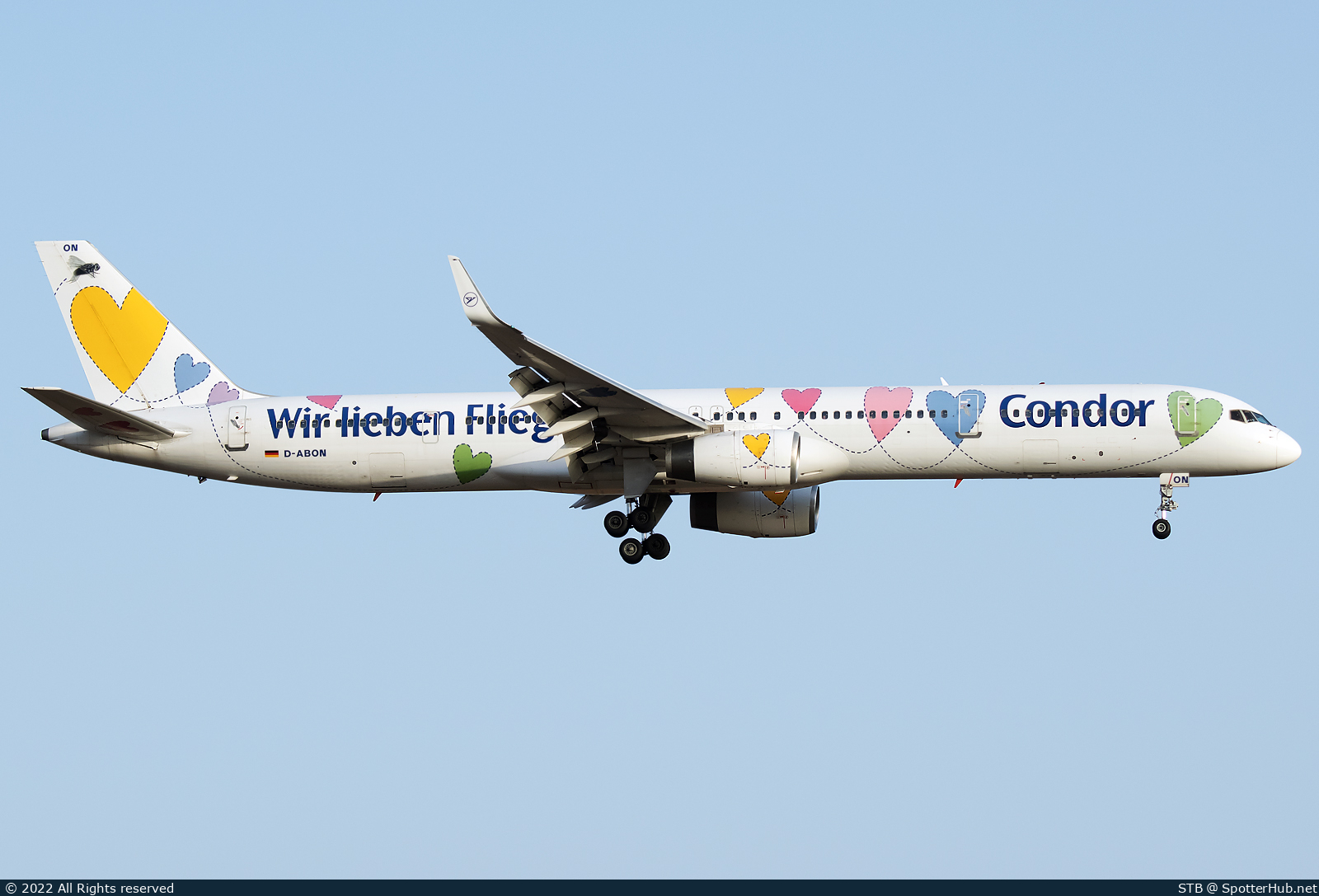 Photo of D-ABON - Boeing 757-330 operated by Condor