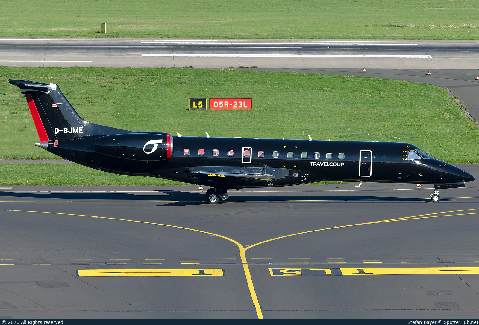 Photo of D-BJME - Embraer ERJ-135ER operated by Arcus-Air