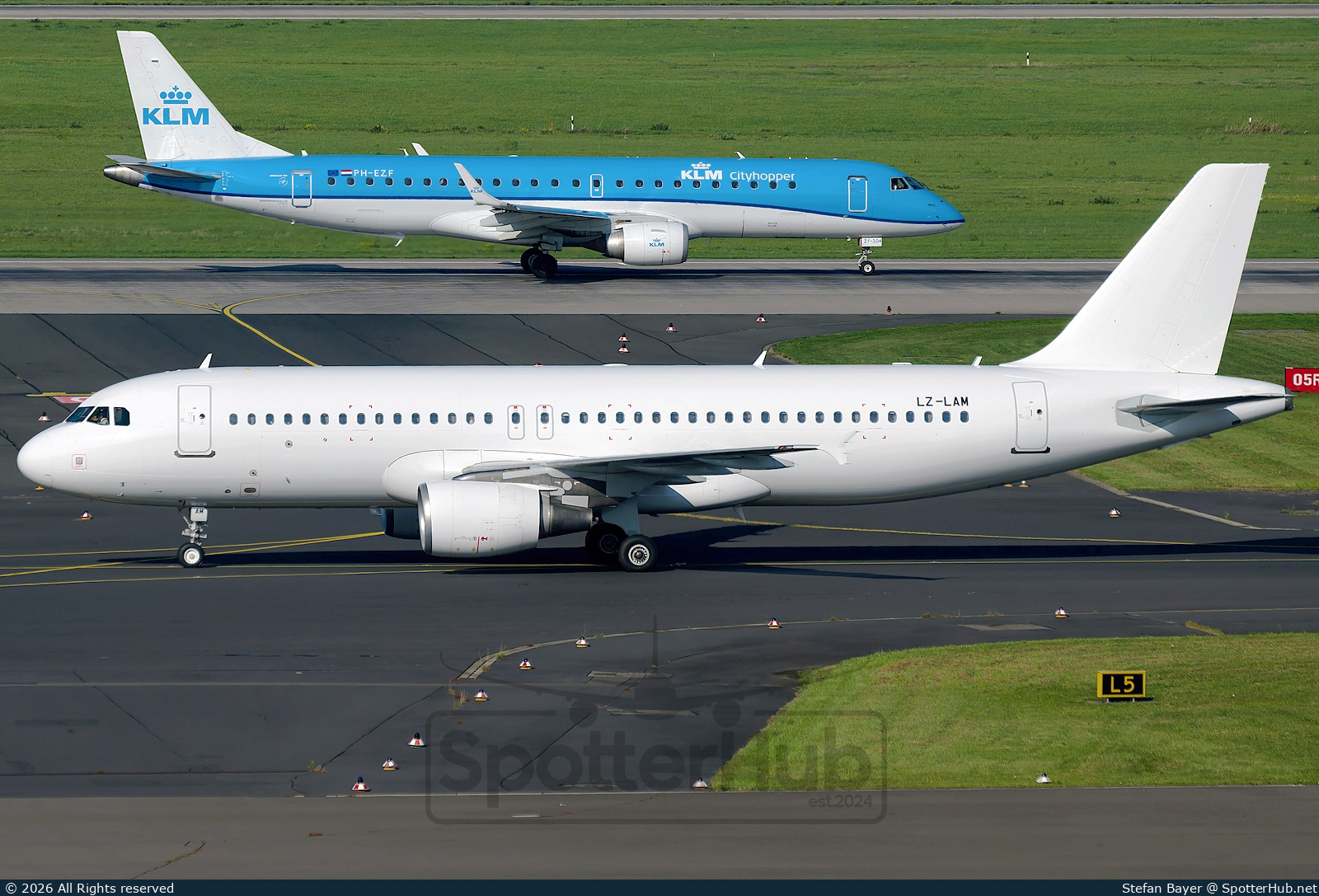 Photo of LZ-LAM - Airbus A320-216 operated by European Air Charter