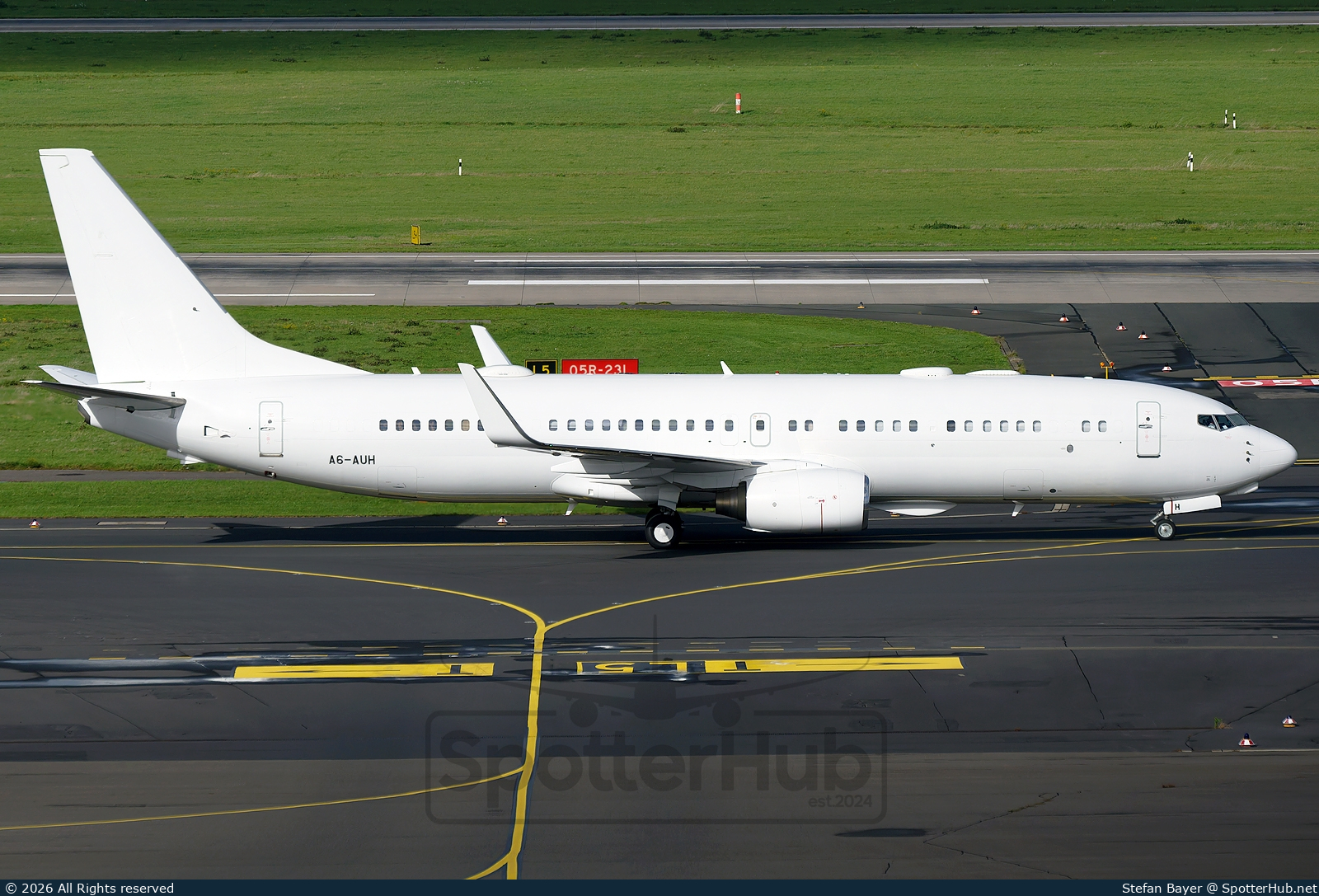 Photo of A6-AUH - Boeing 737-8EF(BBJ2) operated by United Arab Emirates Presidential Flight