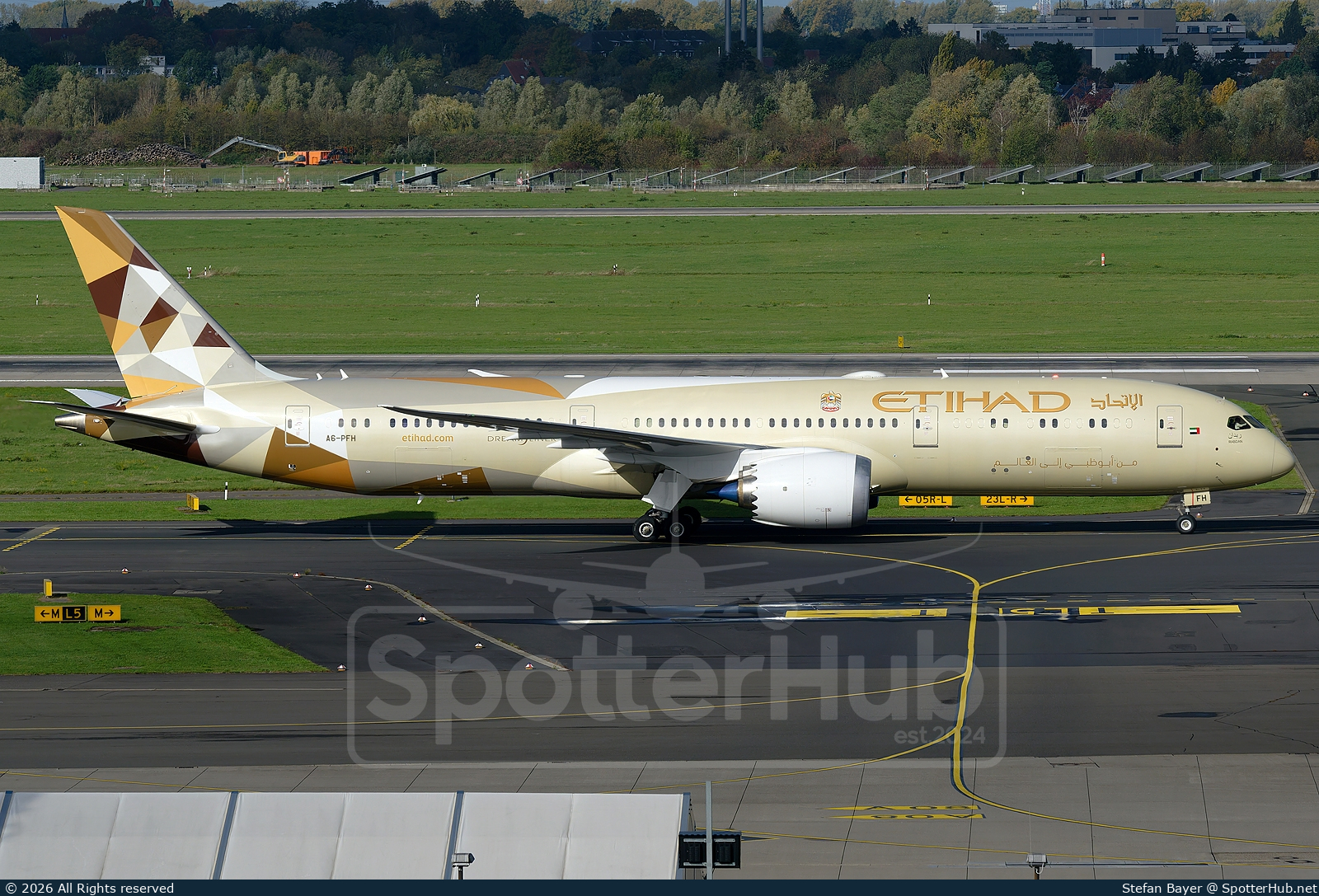 Photo of A6-PFH - Boeing 787-9 Dreamliner operated by United Arab Emirates Presidential Flight