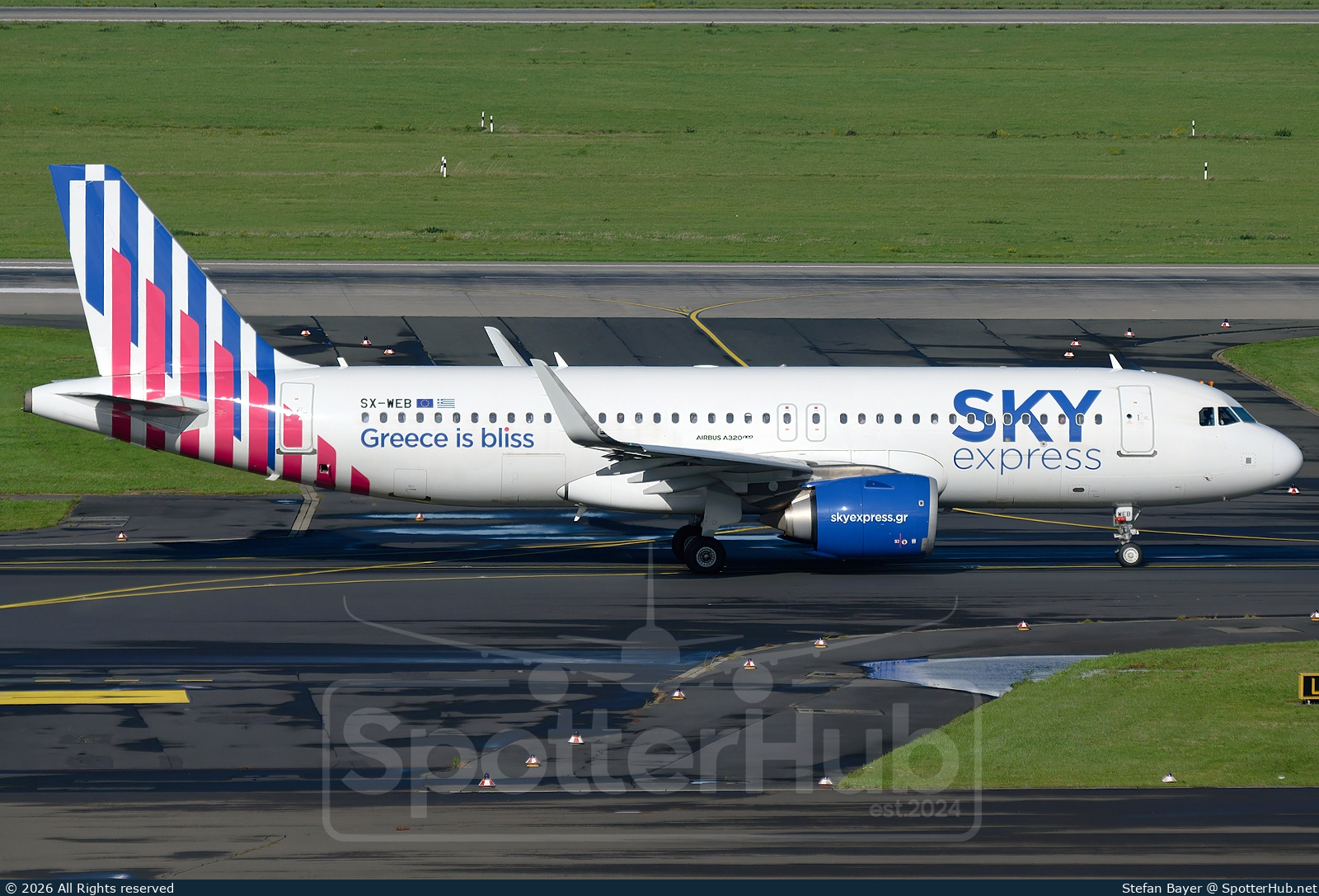 Photo of SX-WEB - Airbus A320-251N operated by Sky Express