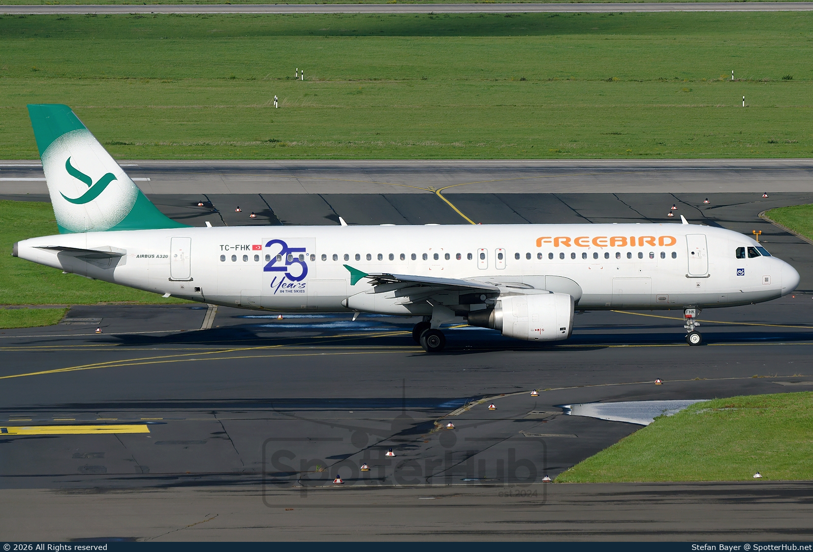 Photo of TC-FHK - Airbus A320-214 operated by Freebird Airlines