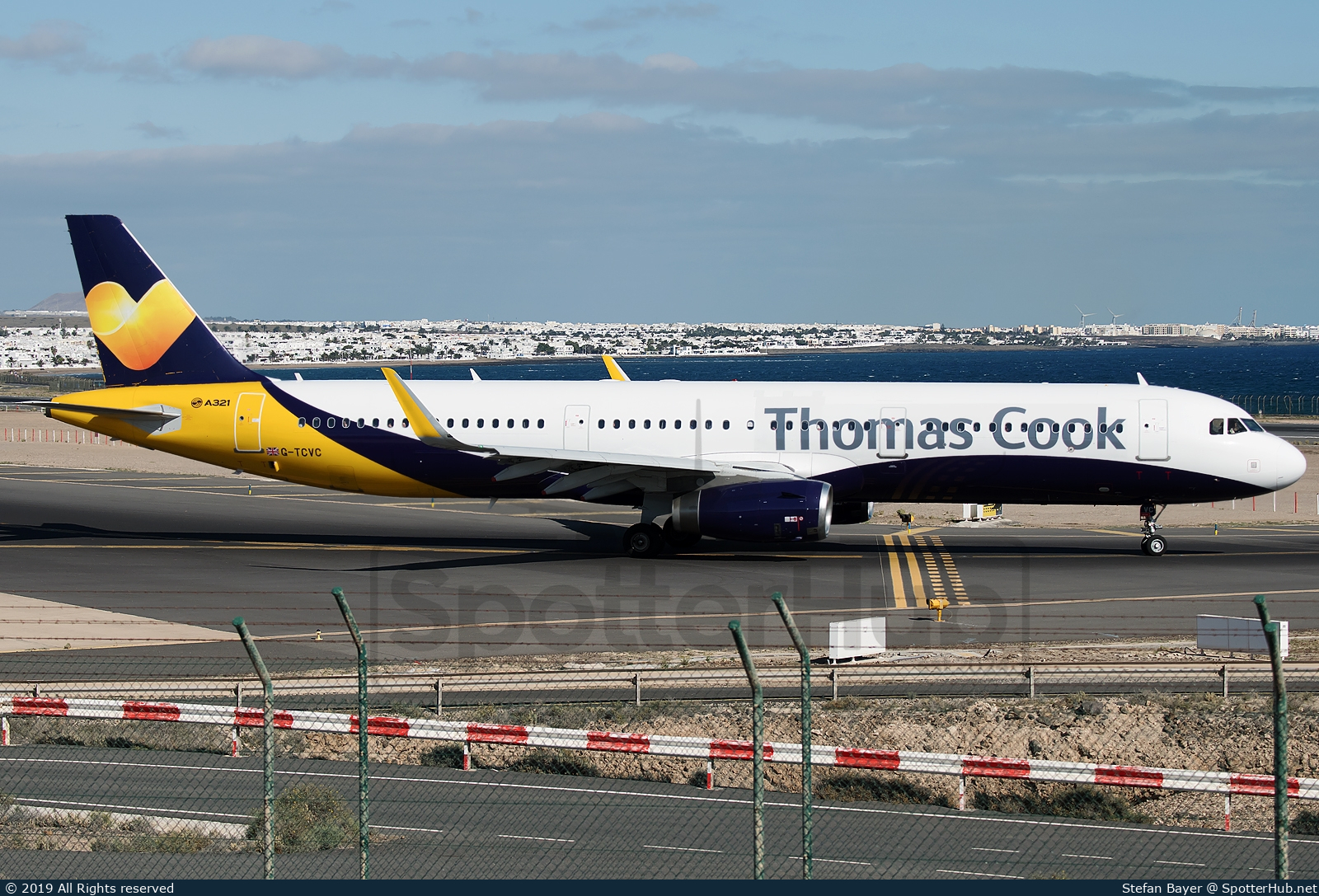 Photo of G-TCVC - Airbus A321-231 operated by Thomas Cook Airlines