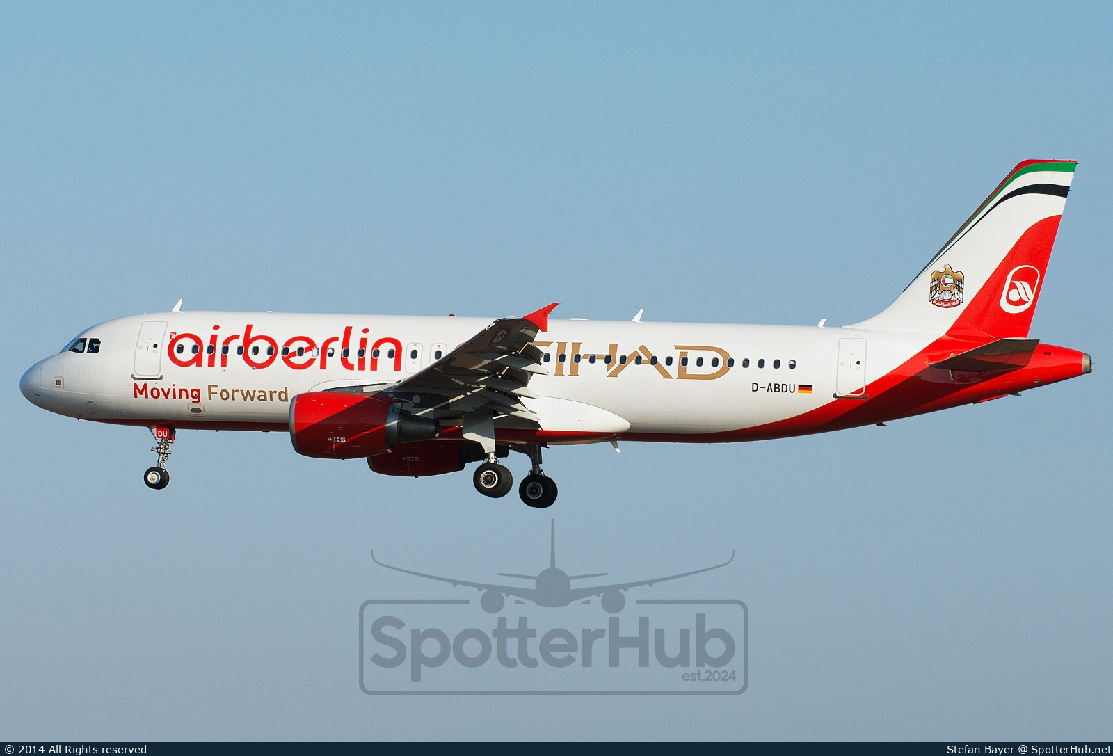 Photo of D-ABDU - Airbus A320-214 operated by Air Berlin