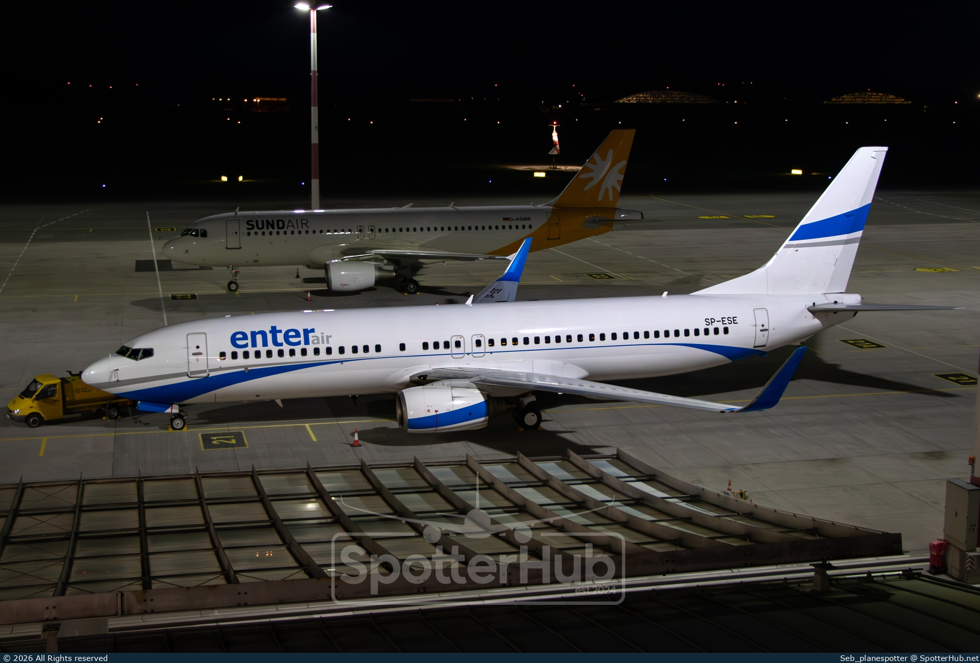 Photo of SP-ESE - Boeing 737-8Q8 operated by Enter Air