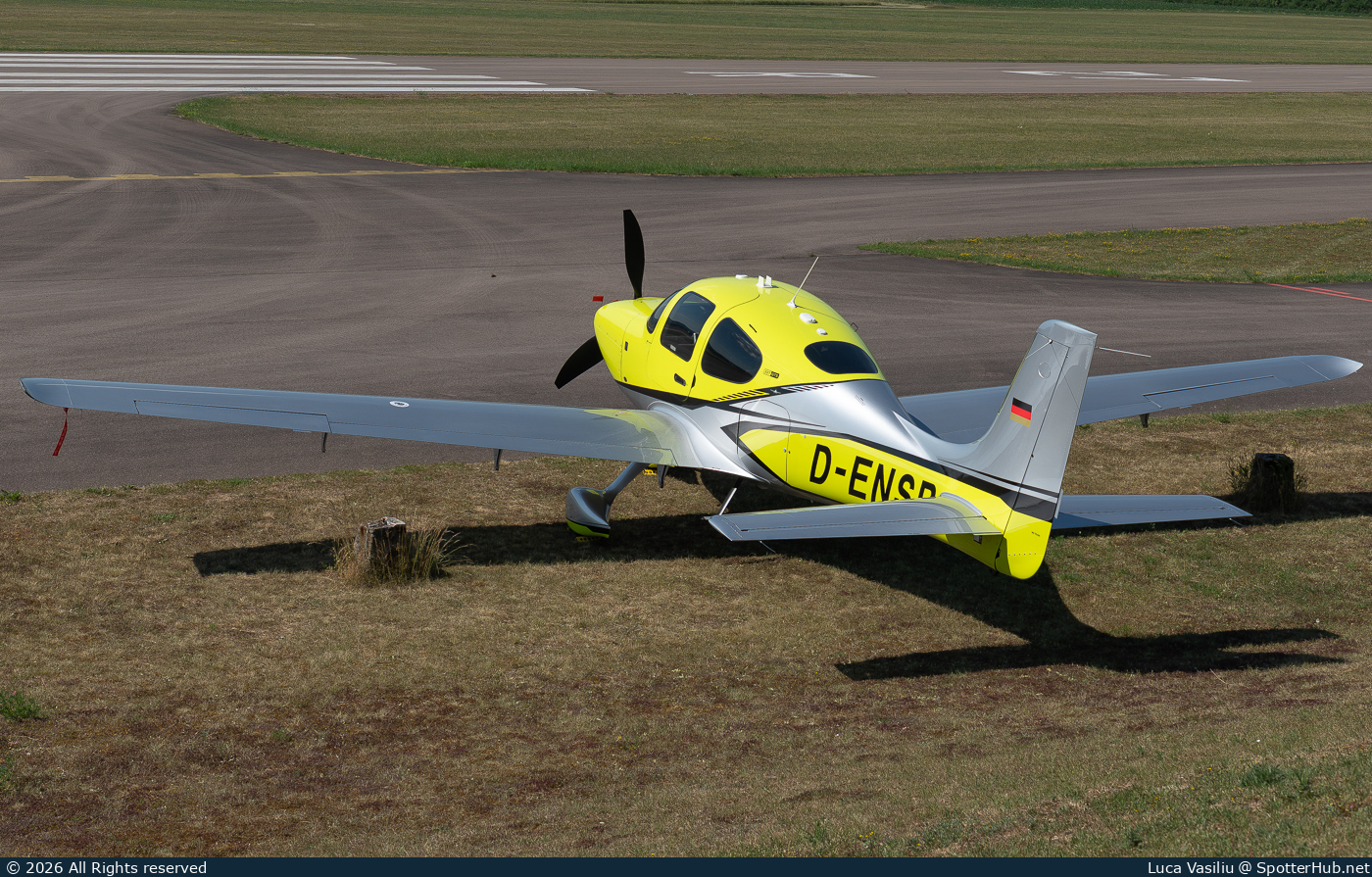 Photo of D-ENSB - Cirrus SR22 G7 GTS operated by Private