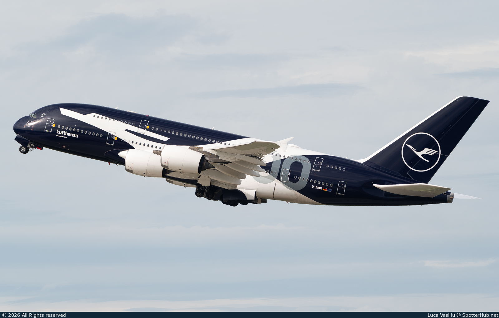 Photo of D-AIMH - Airbus A380-841 operated by Lufthansa