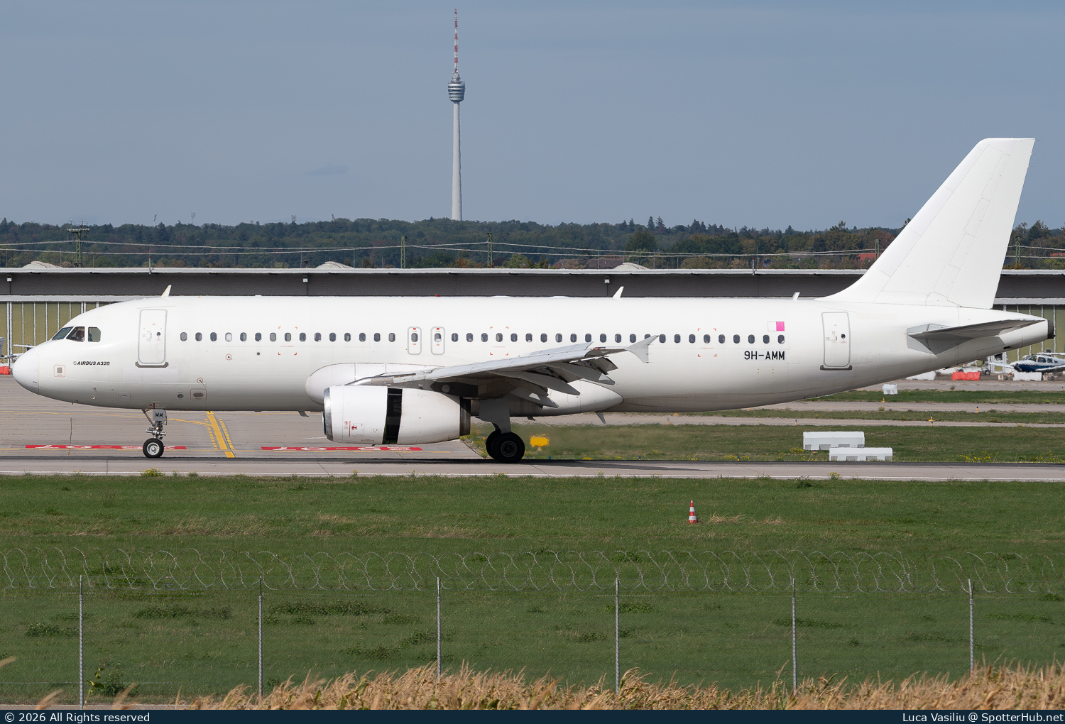Photo of 9H-AMM - Airbus A320-232 operated by Avion Express Malta