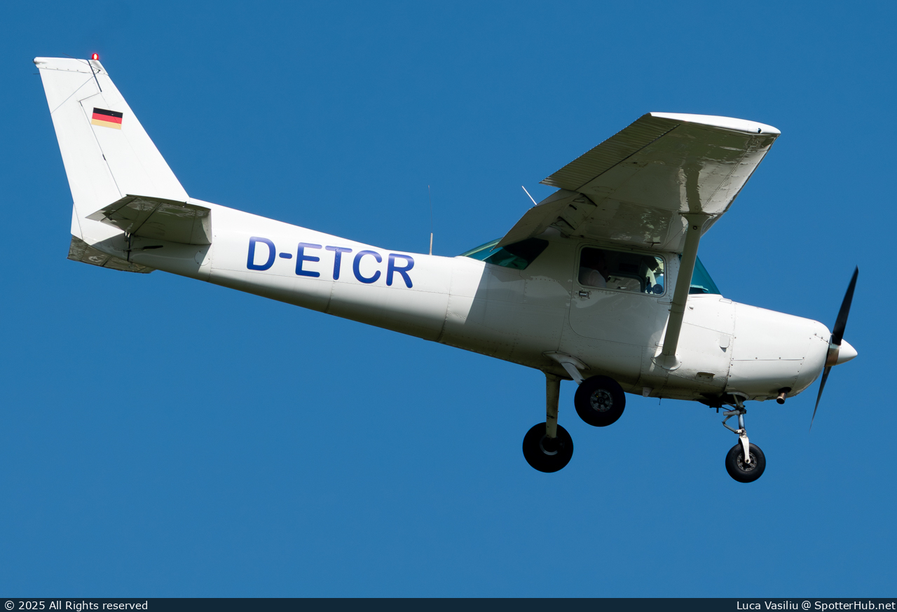 Photo of D-ETCR - Cessna 152 operated by Air Munich Aviation - Flugschule Jesenwang