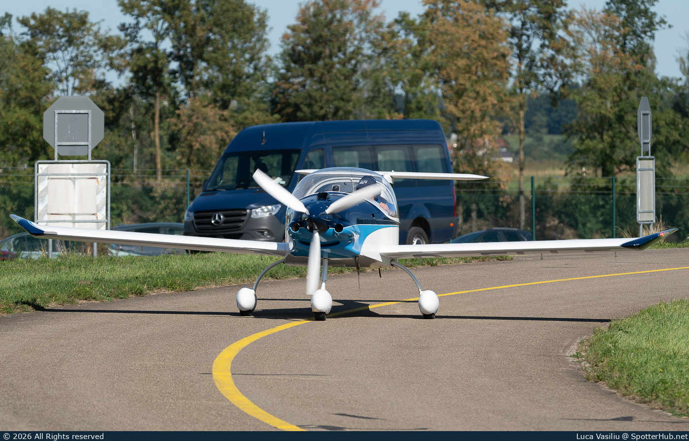 Photo of D-ELLF - Colomban MC-100 Ban-Bi operated by Private