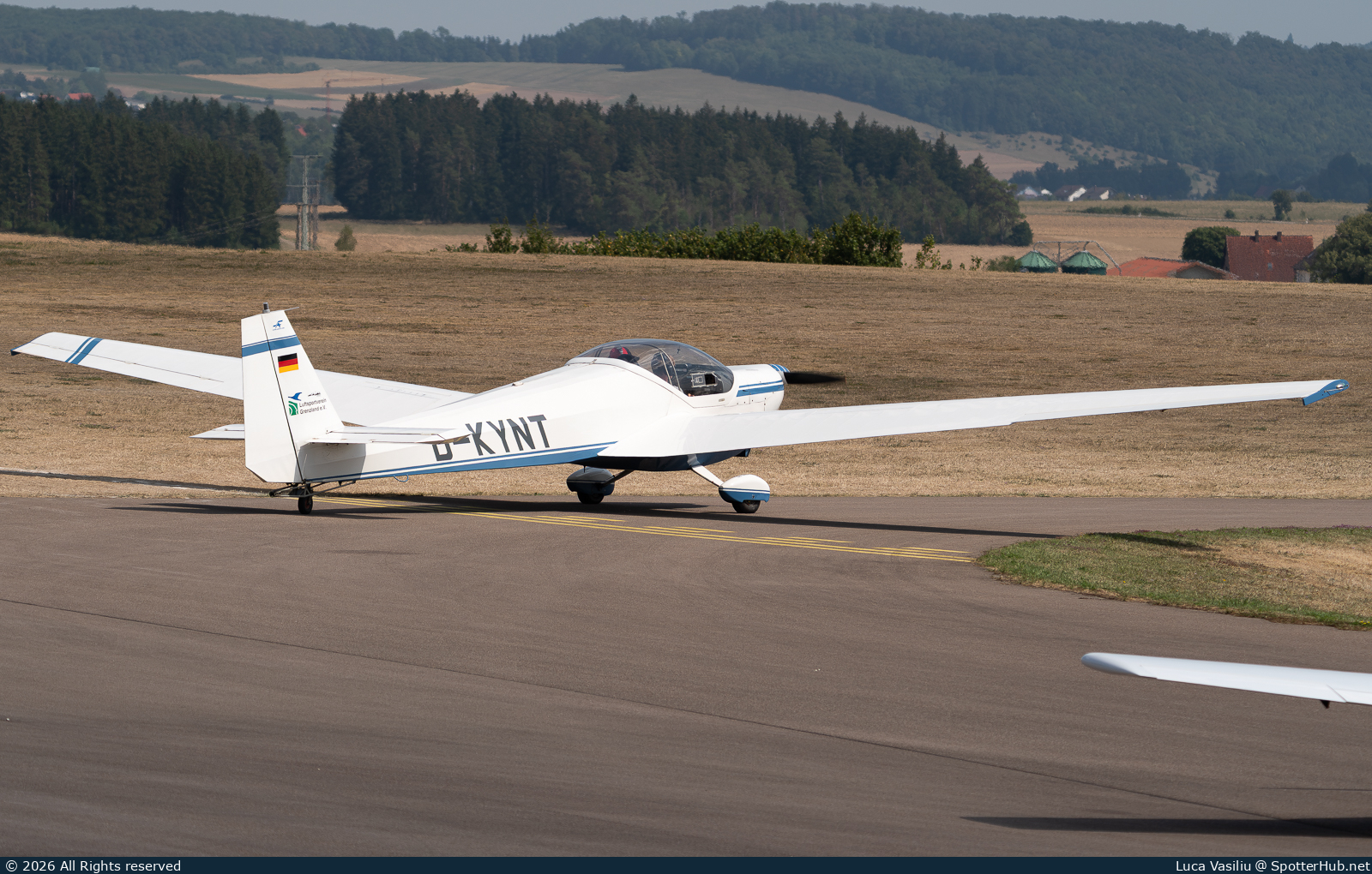 Photo of D-KYNT - Scheibe SF 25C Heubacher-Falke operated by Luftsportverein Grenzland