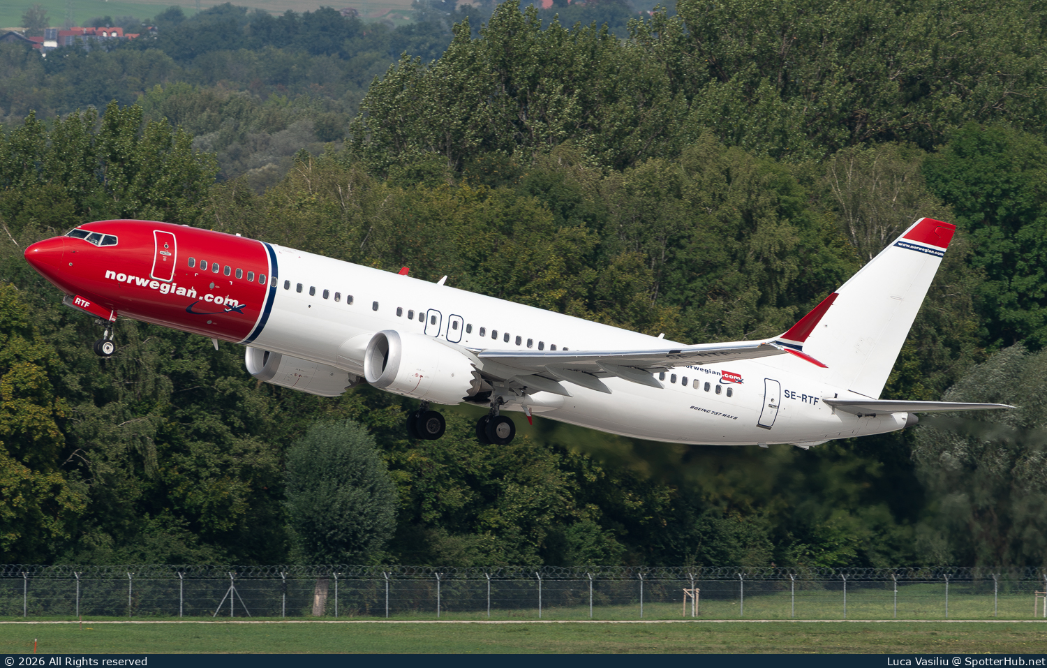 Photo of SE-RTF - Boeing 737 MAX 8 operated by Norwegian Air Sweden