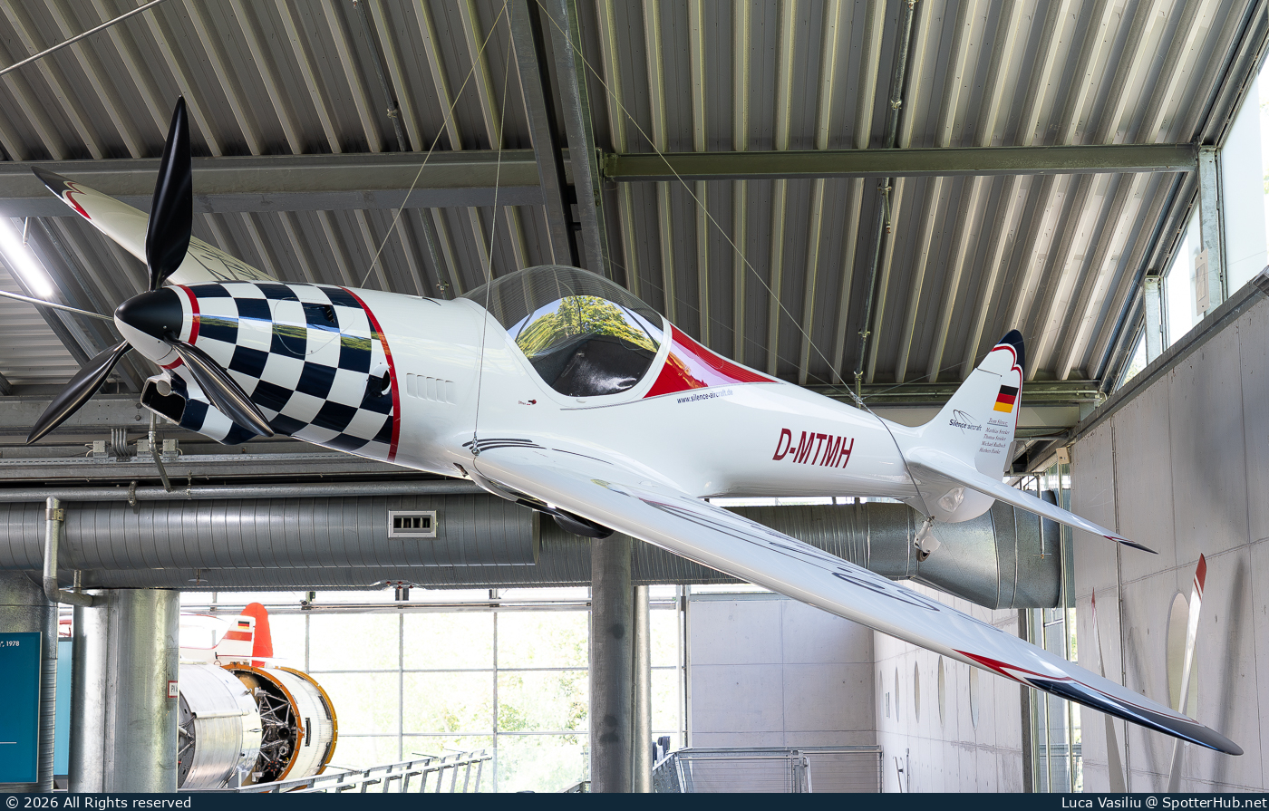 Photo of D-MTMH - Silence Twister SA1100 operated by Deutsches Museum