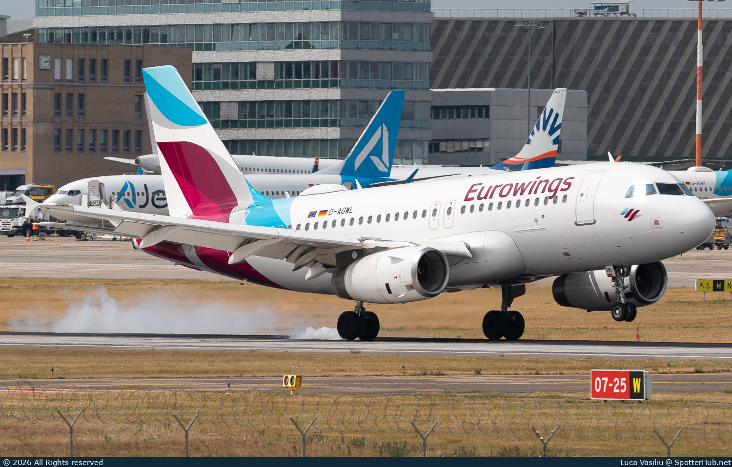 Photo of D-AGWL - Airbus A319-132 operated by Eurowings
