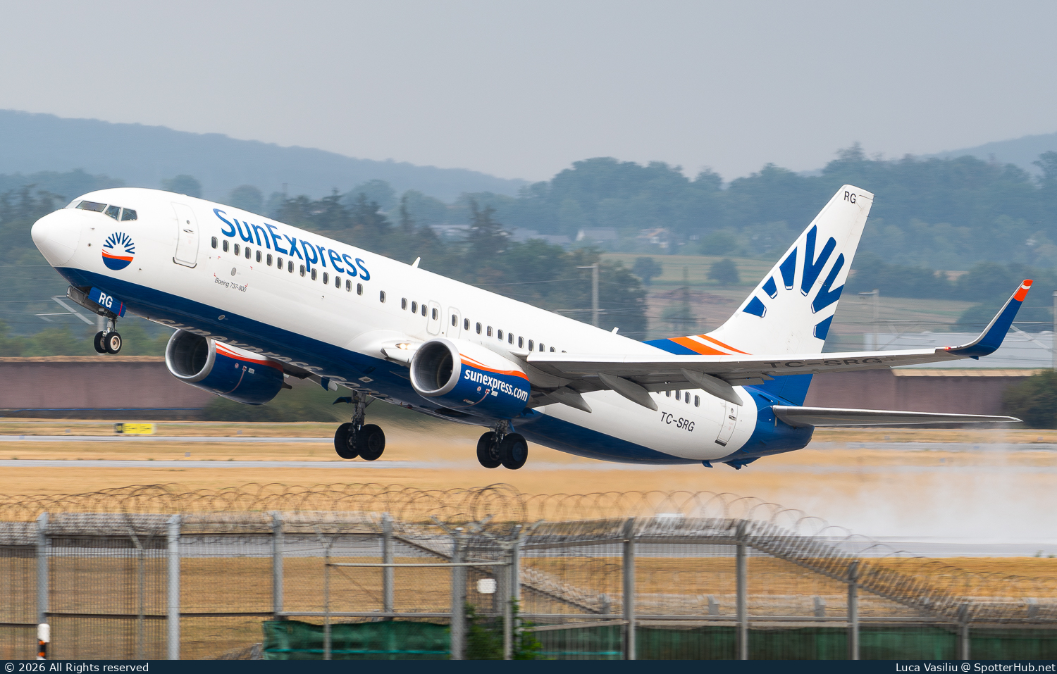Photo of TC-SRG - Boeing 737-8JP operated by SunExpress