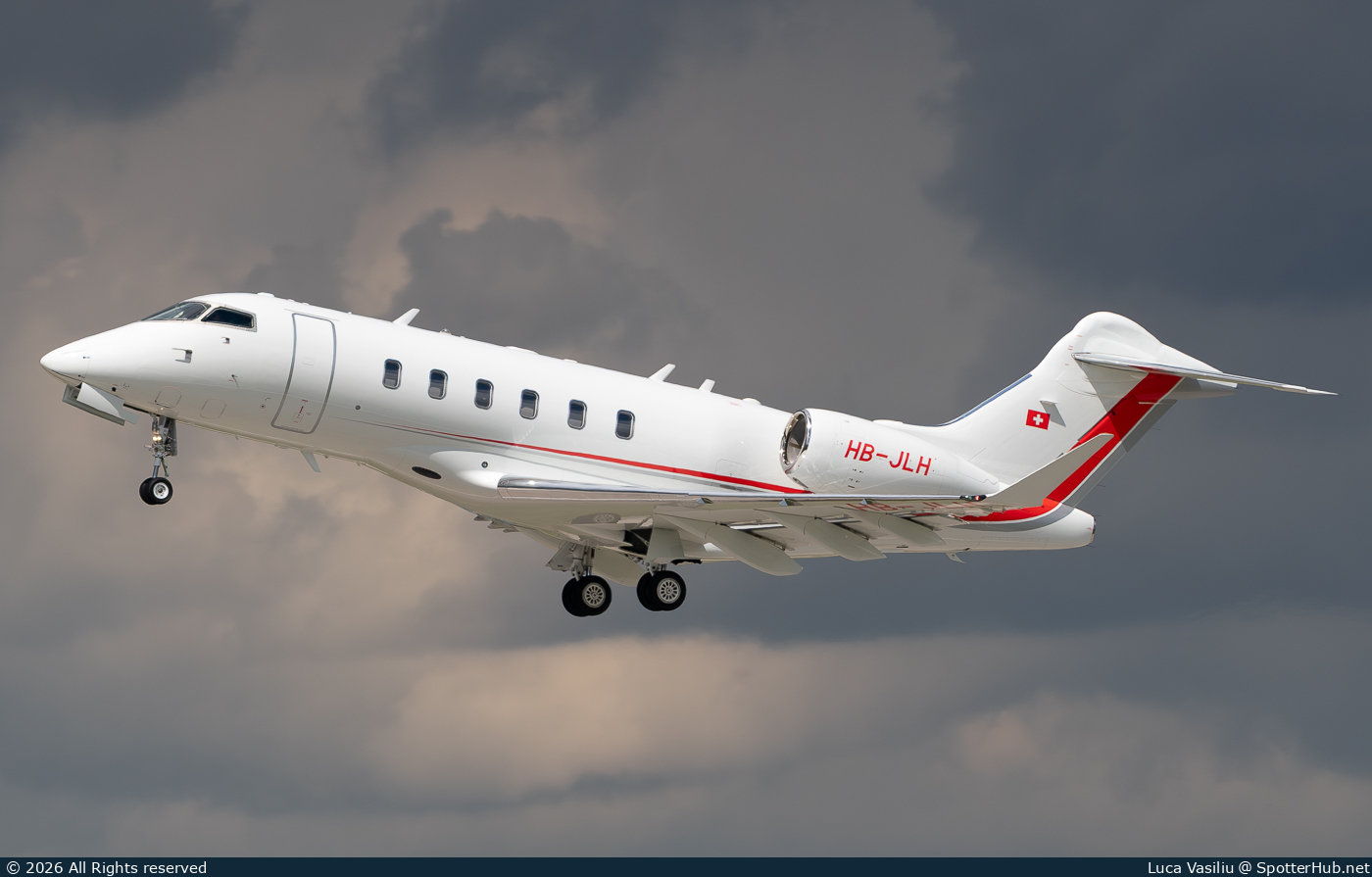 Photo of HB-JLH - Bombardier Challenger 3500 operated by Scintilla AG