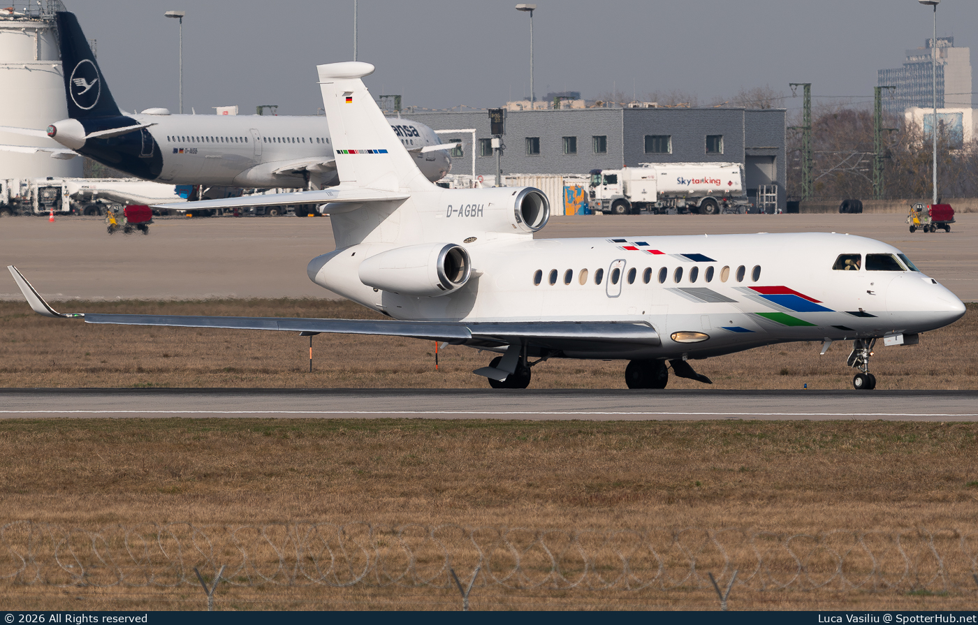 Photo of D-AGBH - Dassault Falcon 7X operated by Volkswagen AirService