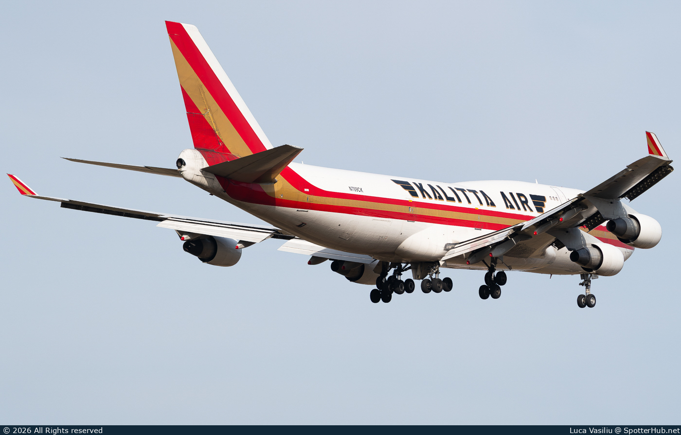 Photo of N709CK - Boeing 747-4B5(BCF) operated by Kalitta Air