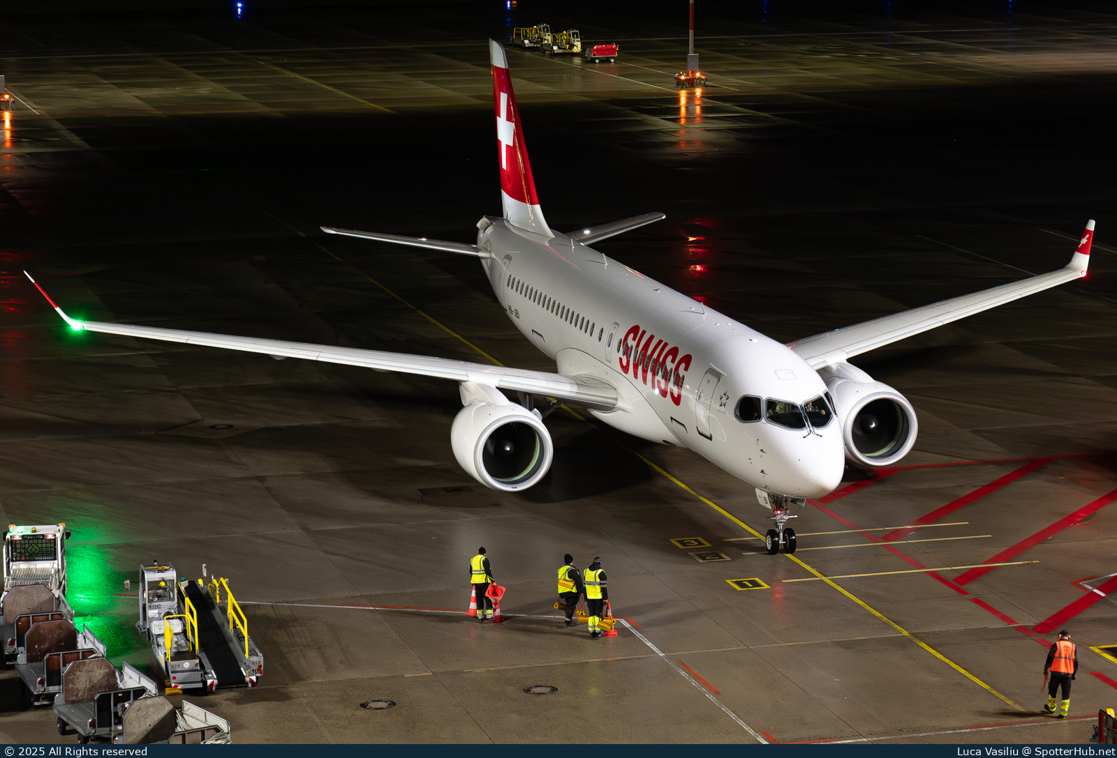 Photo of HB-JBI - Airbus A220-100 operated by Swiss International Air Lines