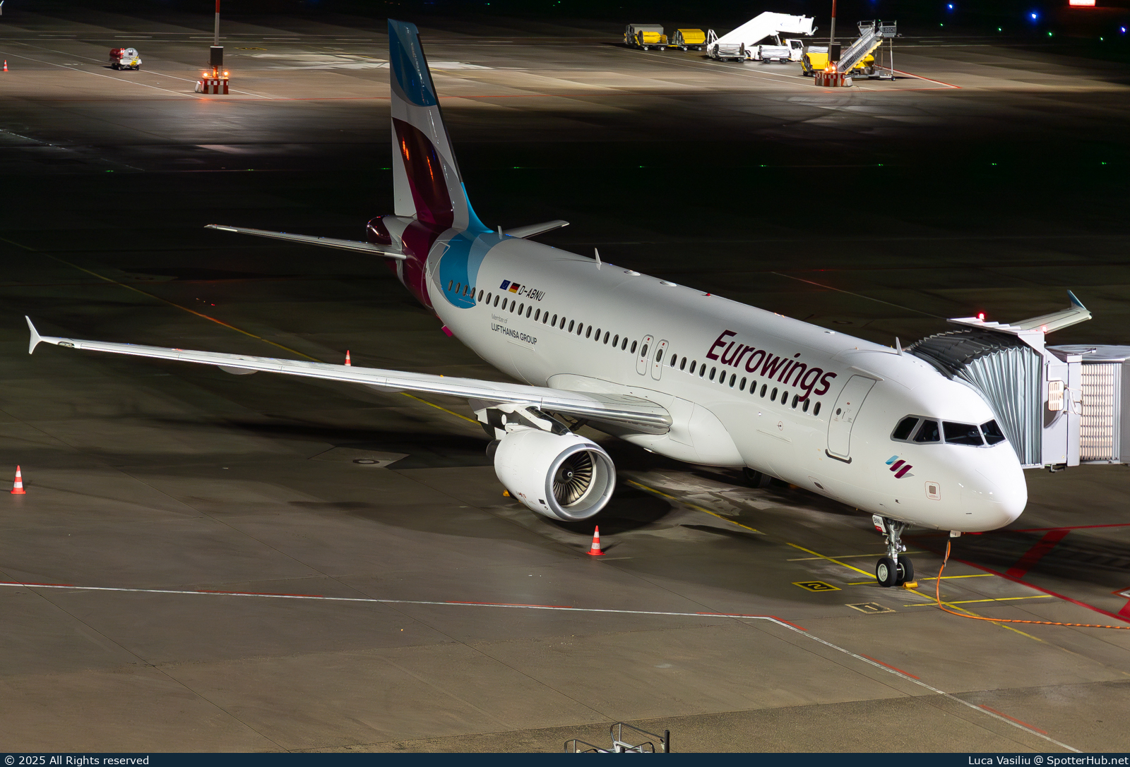 Photo of D-ABNU - Airbus A320-214 operated by Eurowings