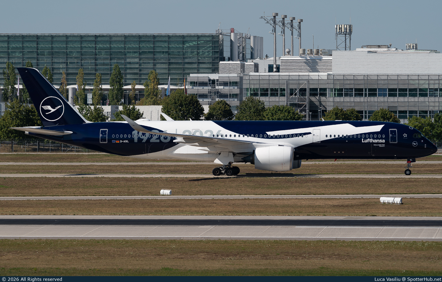 Photo of D-AIXL - Airbus A350-941 operated by Lufthansa