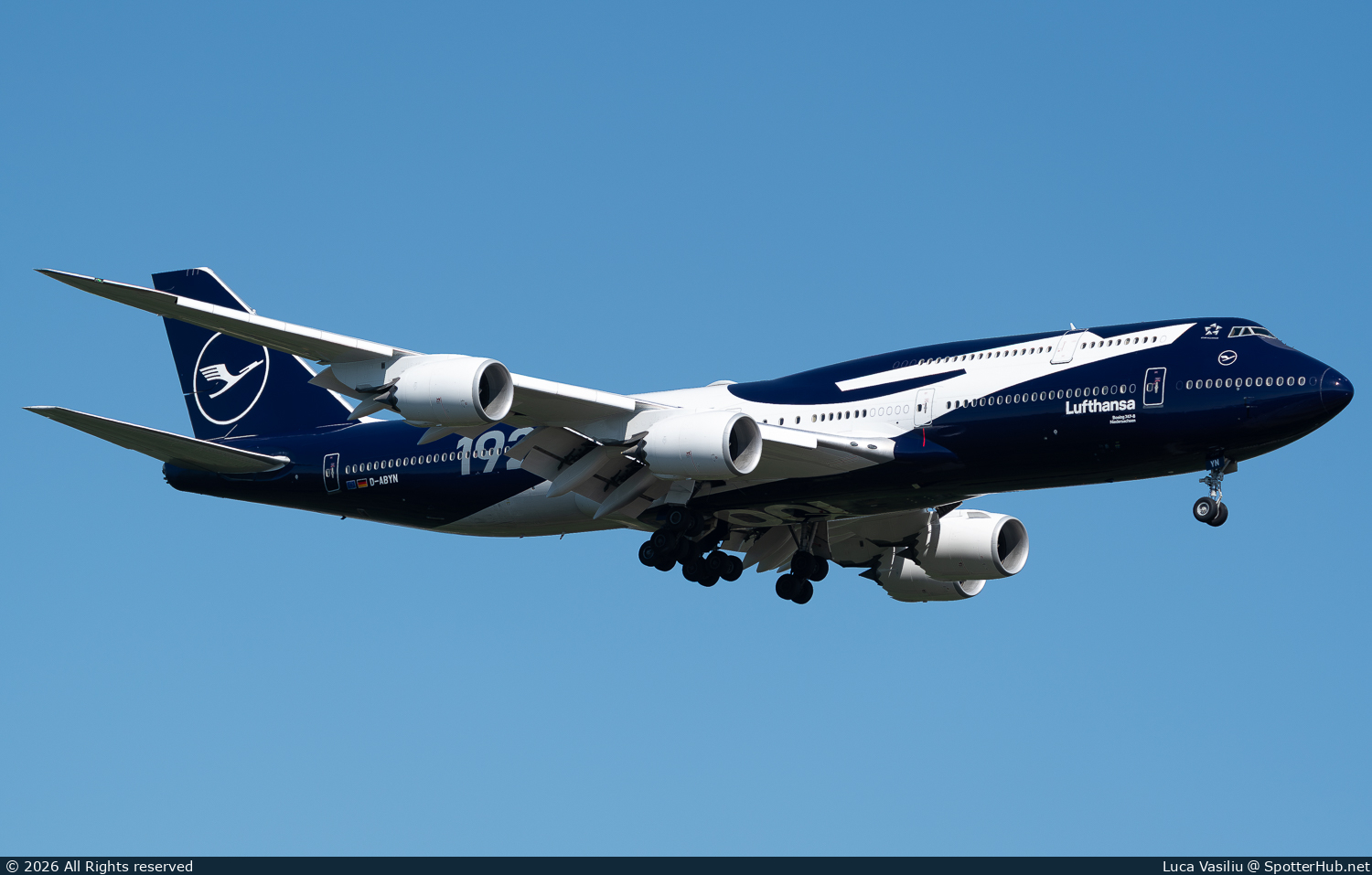 Photo of D-ABYN - Boeing 747-830 operated by Lufthansa
