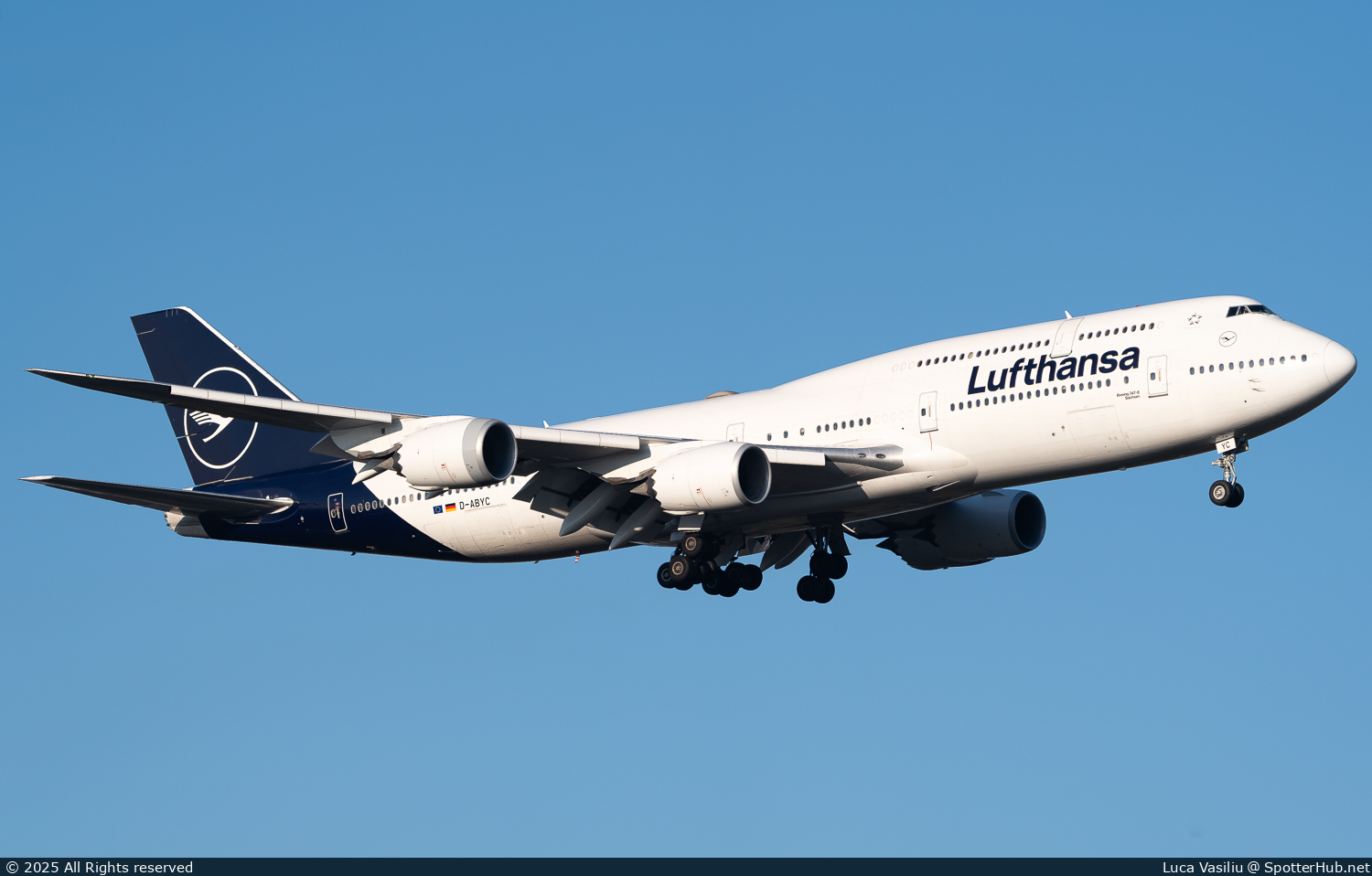 Photo of D-ABYC - Boeing 747-830 operated by Lufthansa