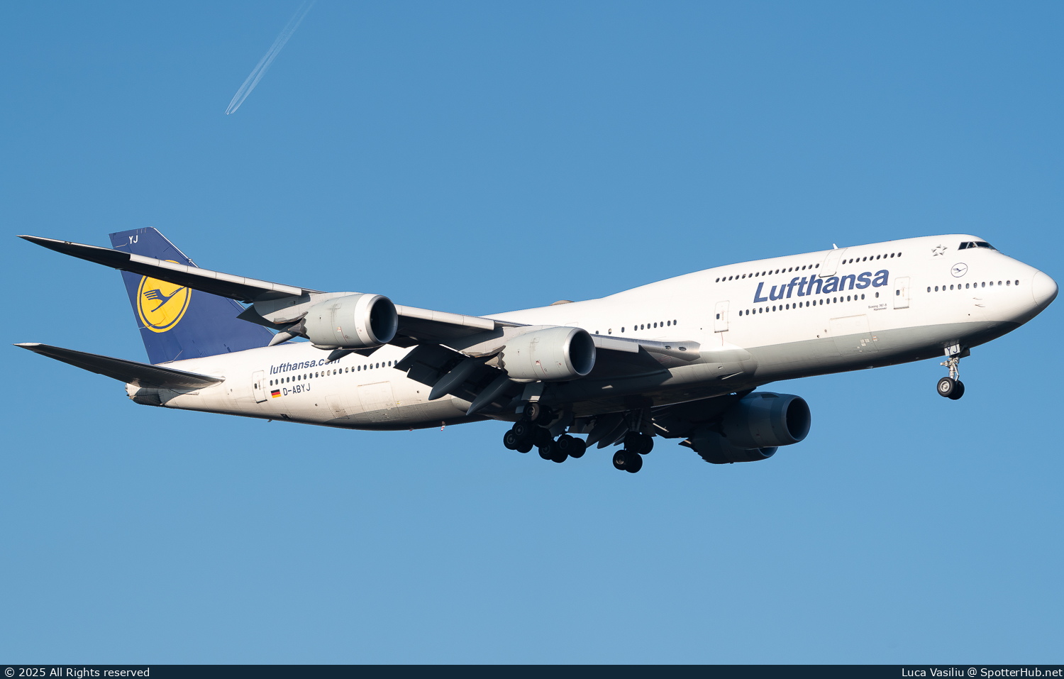 Photo of D-ABYJ - Boeing 747-830 operated by Lufthansa