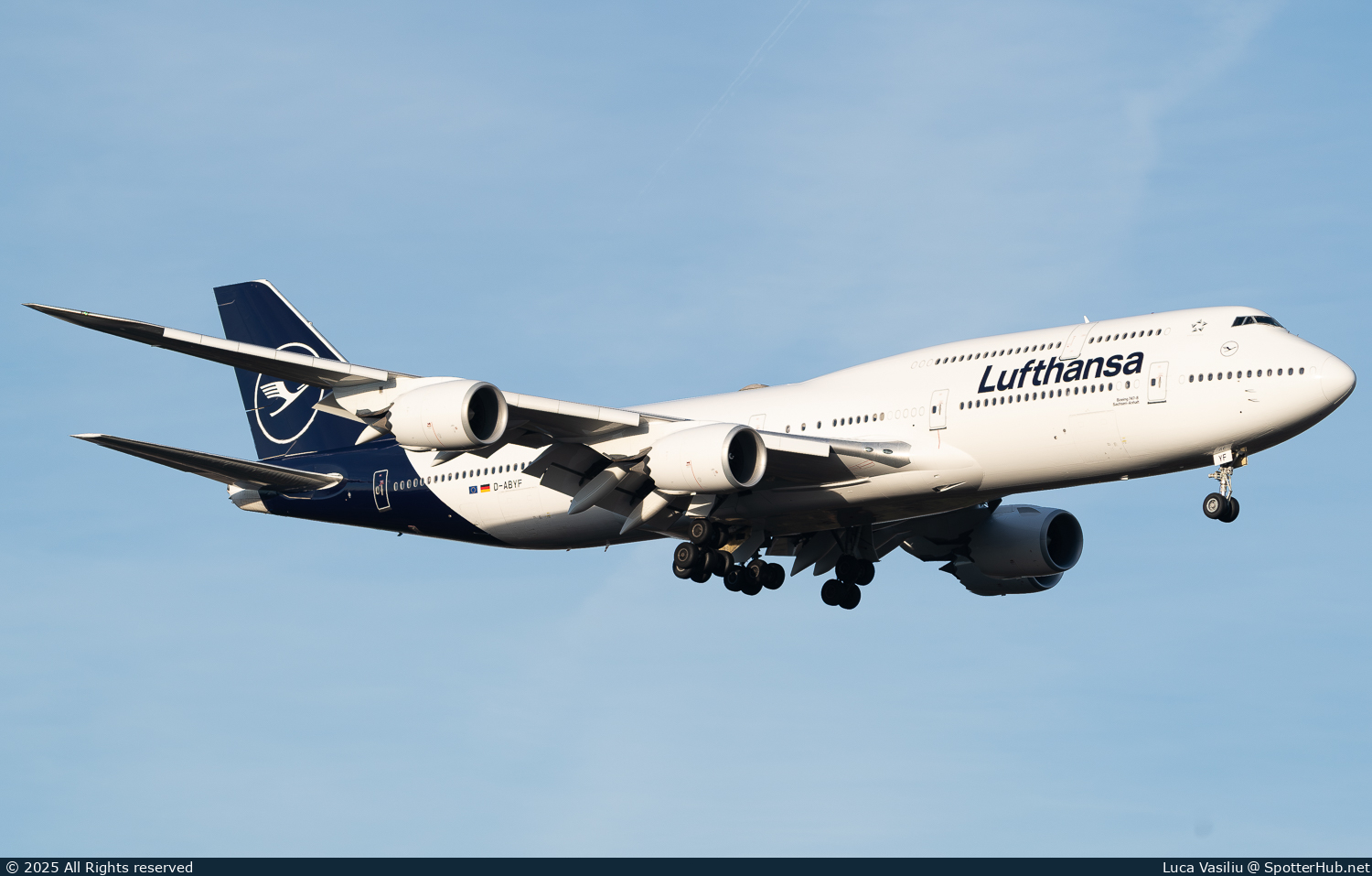 Photo of D-ABYF - Boeing 747-830 operated by Lufthansa