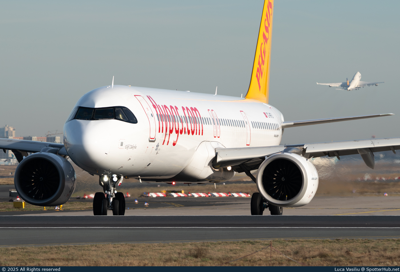 Photo of TC-RFJ - Airbus A321-251NX operated by Pegasus Airlines