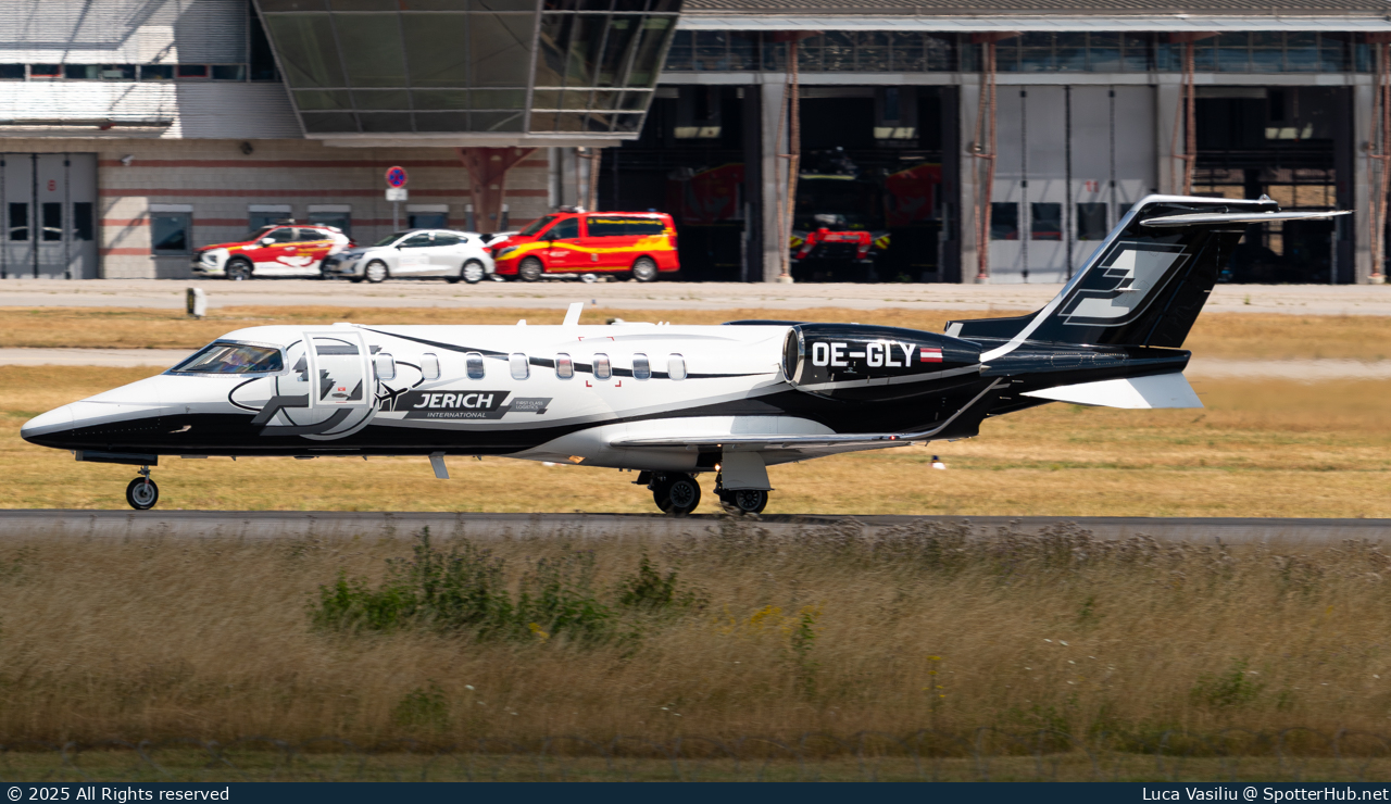 Photo of OE-GLY - Bombardier Learjet 60XR operated by VistaJet