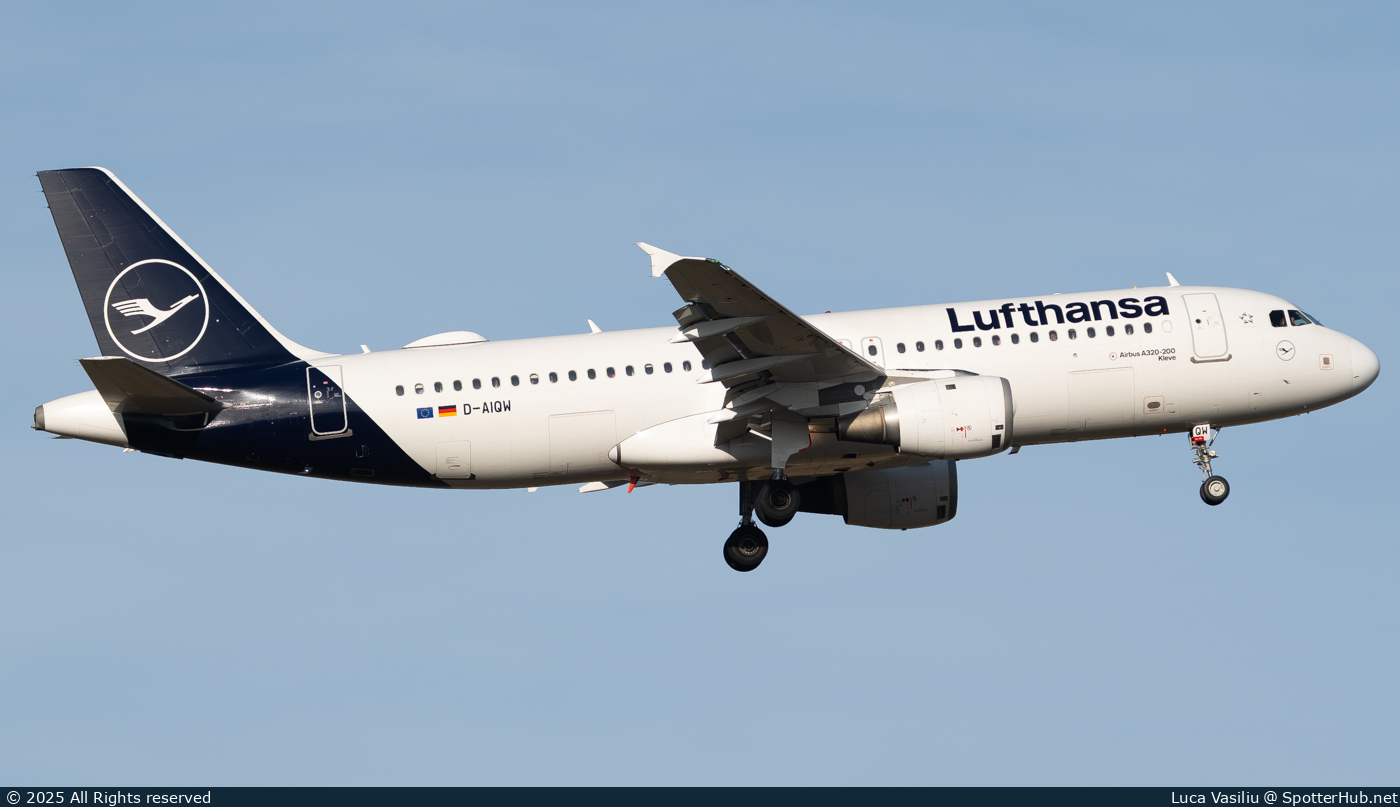 Photo of D-AIQW - Airbus A320-211 operated by Lufthansa