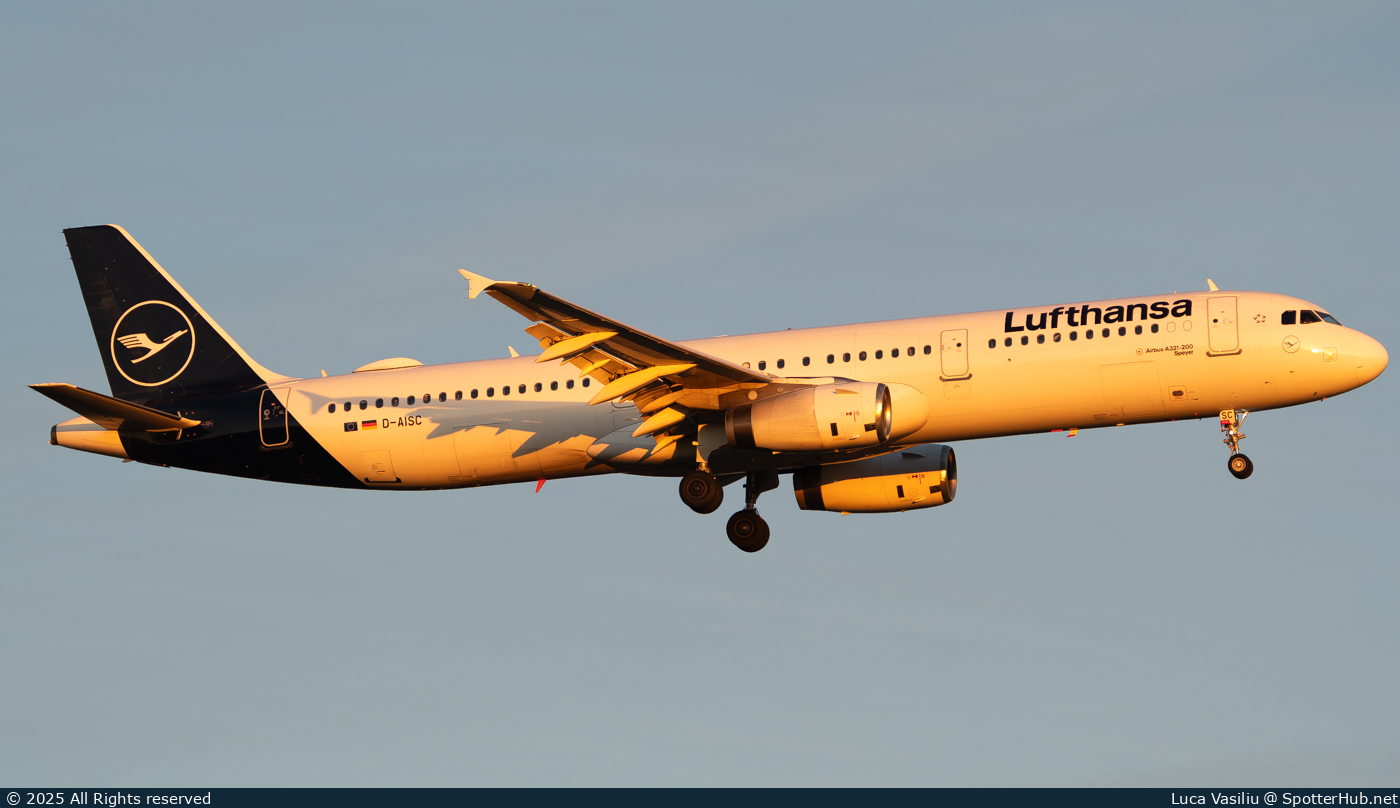 Photo of D-AISC - Airbus A321-231 operated by Lufthansa