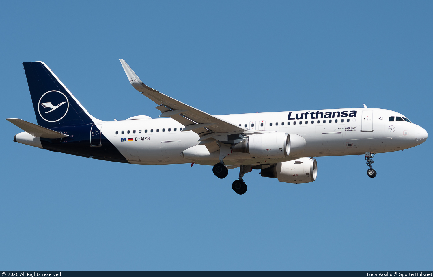 Photo of D-AIZS - Airbus A320-214 operated by Lufthansa