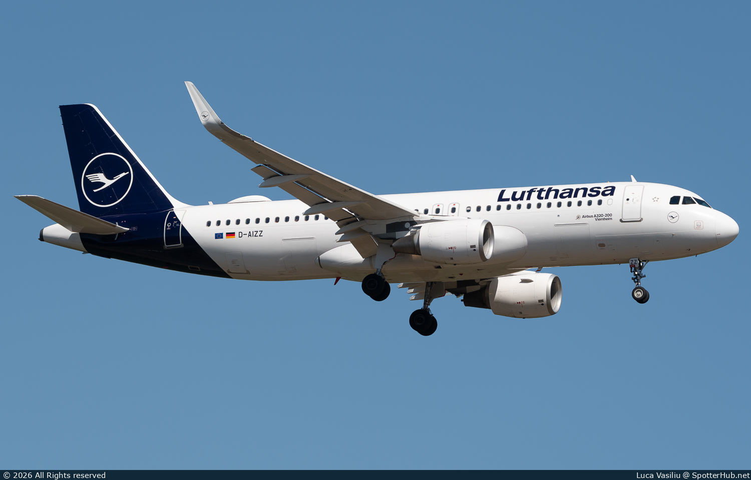 Photo of D-AIZZ - Airbus A320-214 operated by Lufthansa