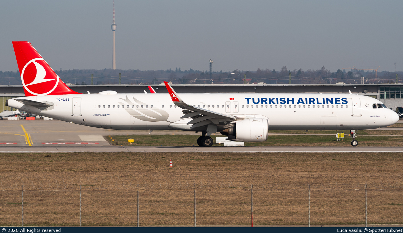 Photo of TC-LSS - Airbus A321-271NX operated by Turkish Airlines