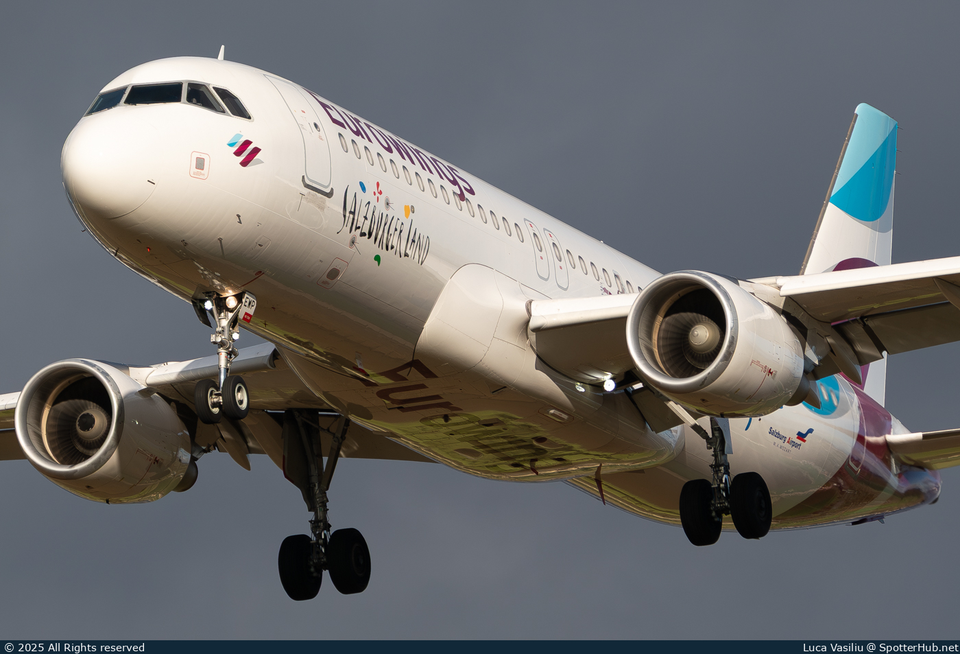 Photo of D-AEWP - Airbus A320-214 operated by Eurowings