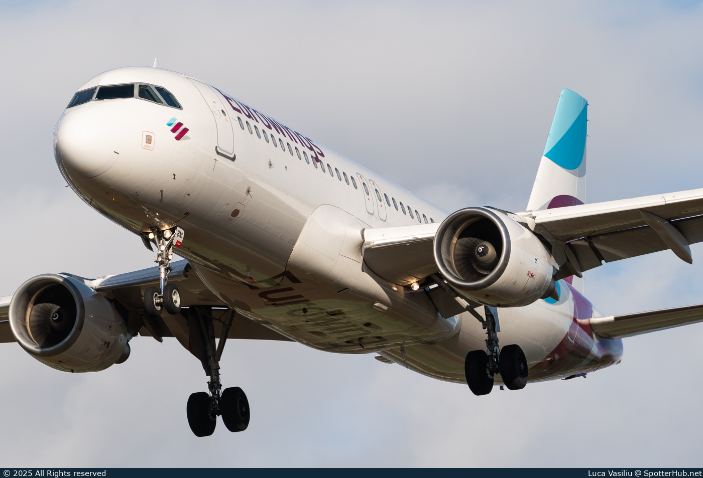 Photo of D-ABNI - Airbus A320-214 operated by Eurowings