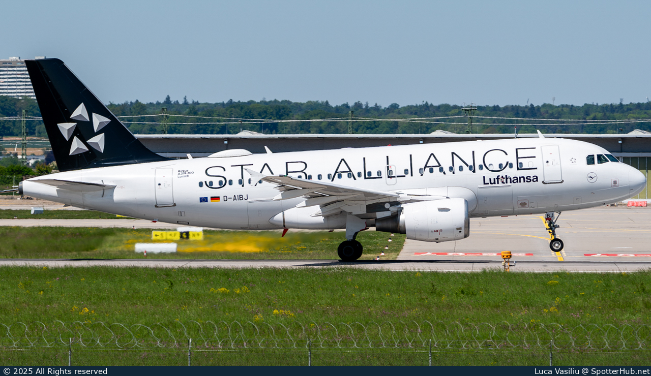 Photo of D-AIBJ - Airbus A319-112 operated by Lufthansa
