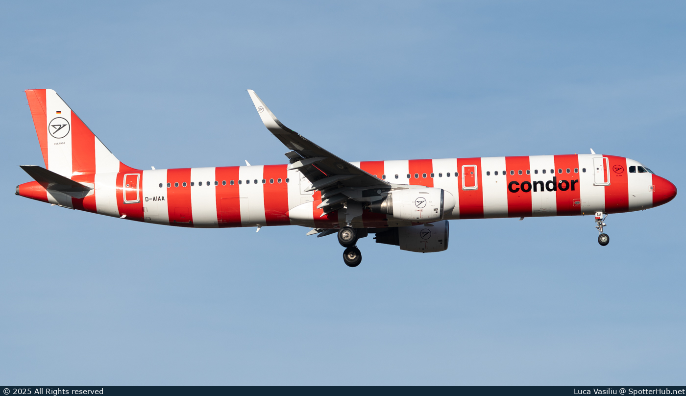 Photo of D-AIAA - Airbus A321-211 operated by Condor