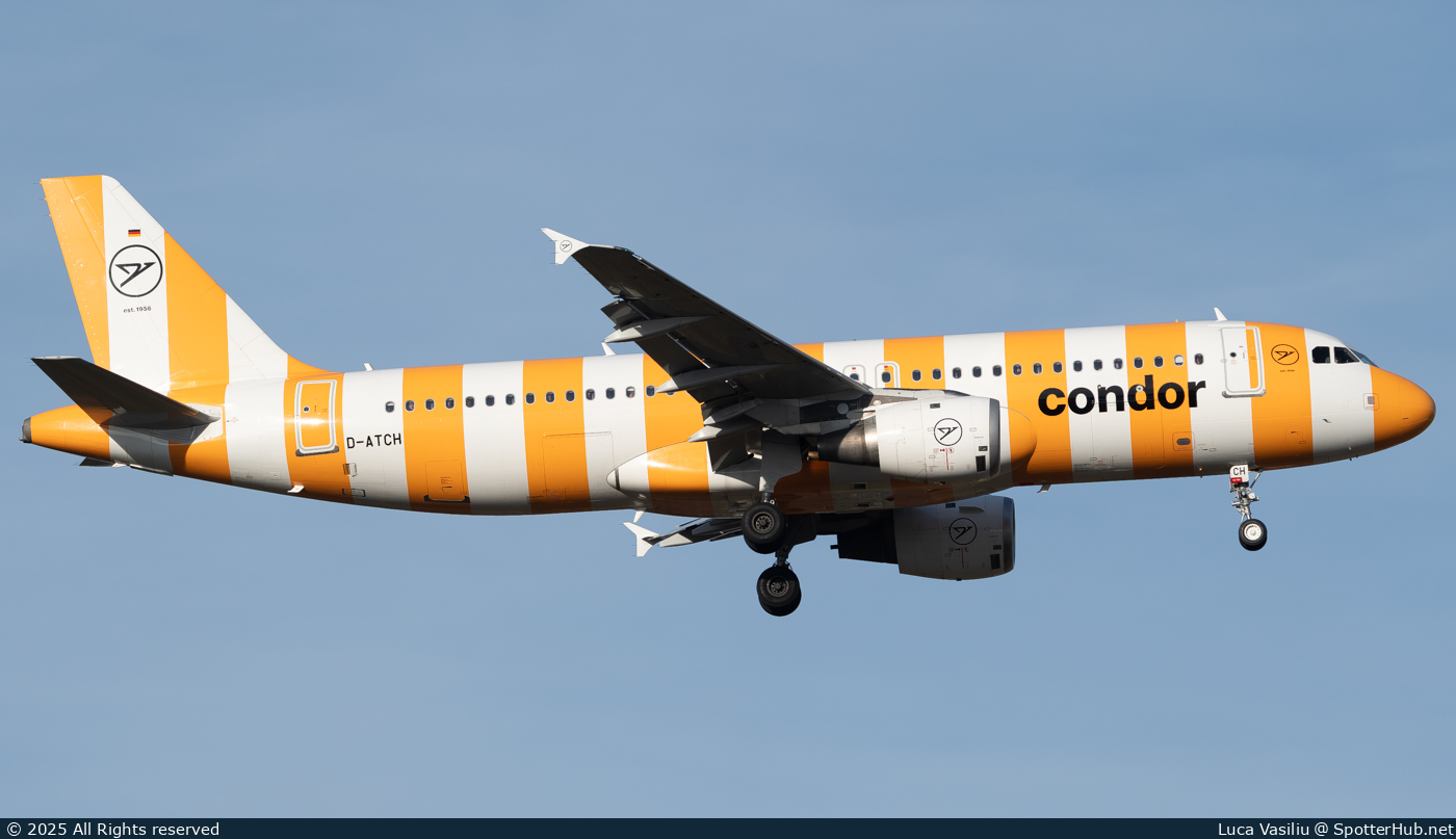 Photo of D-ATCH - Airbus A320-212 operated by Condor