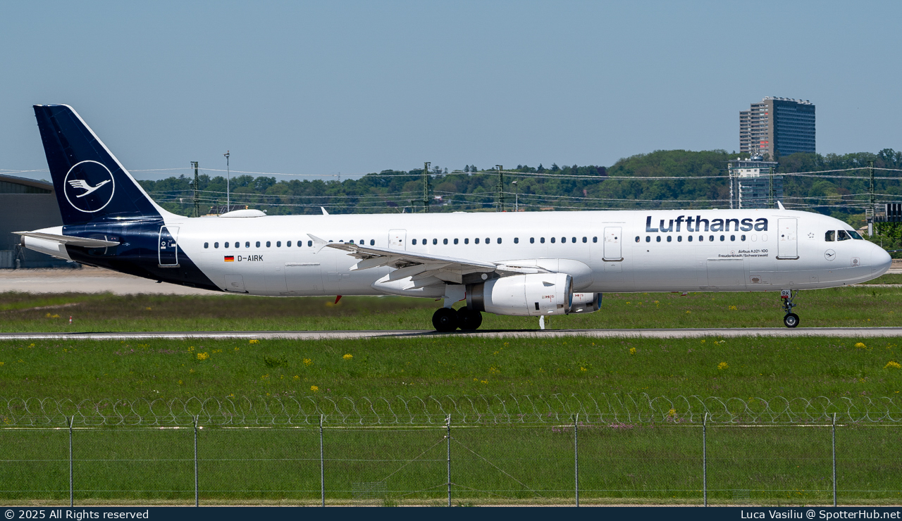 Photo of D-AIRK - Airbus A321-131 operated by Lufthansa