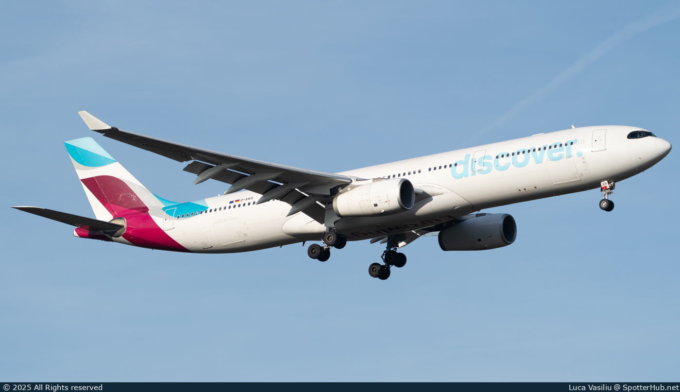 Photo of D-AIKH - Airbus A330-343 operated by Discover Airlines