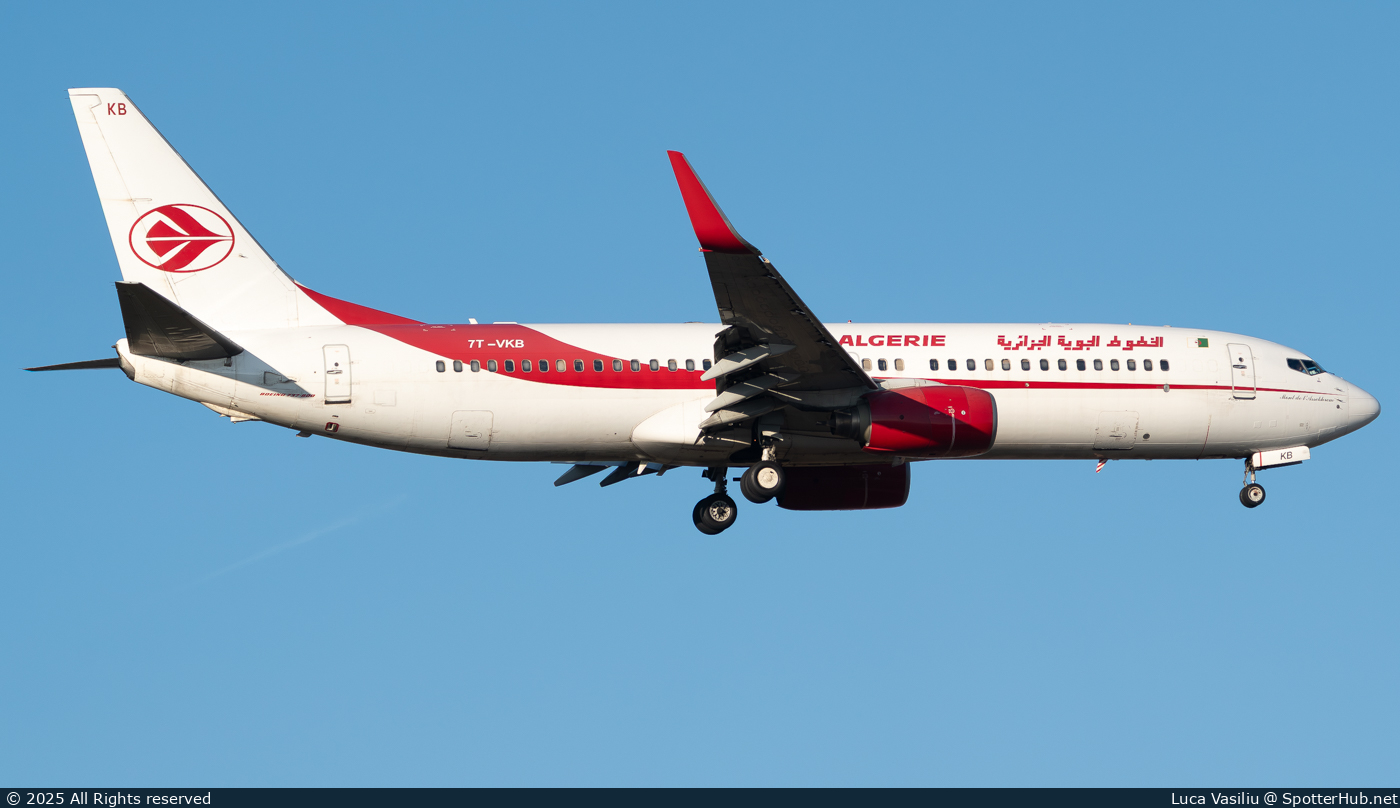 Photo of 7T-VKB - Boeing 737-8D6 operated by Air Algérie
